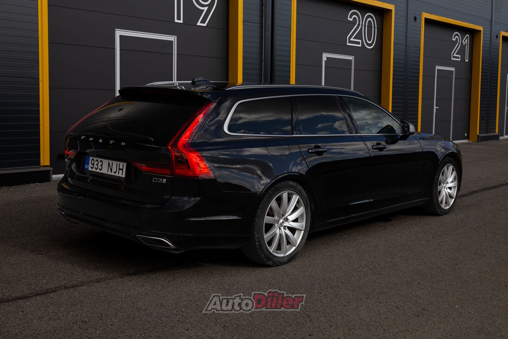 Volvo V90 R-Design 2.0 110kW 2017, photo 2/9