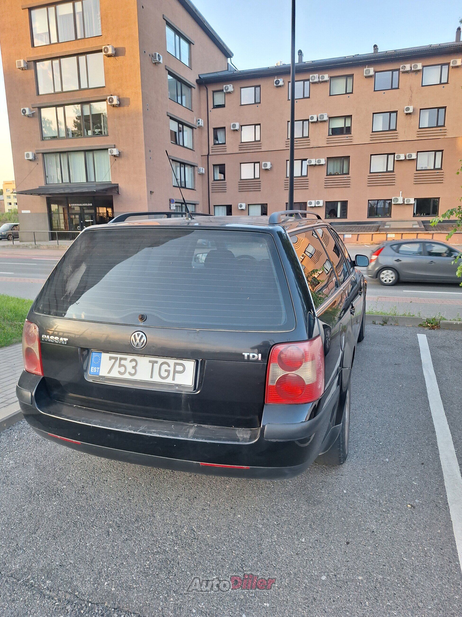 Volkswagen Passat 1.9 74kW 2003, photo 2/3
