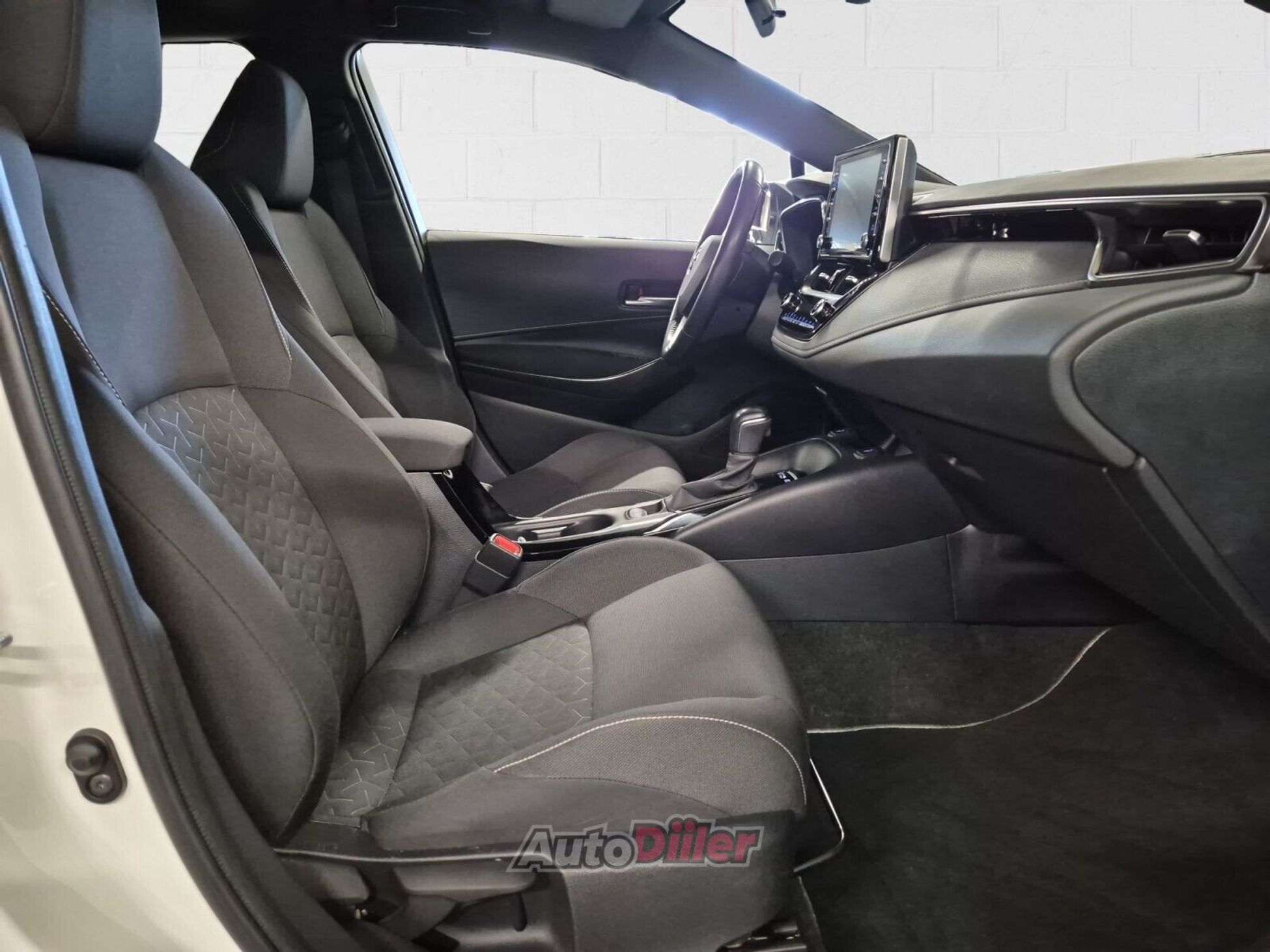 Toyota Corolla 2021, photo 6/10