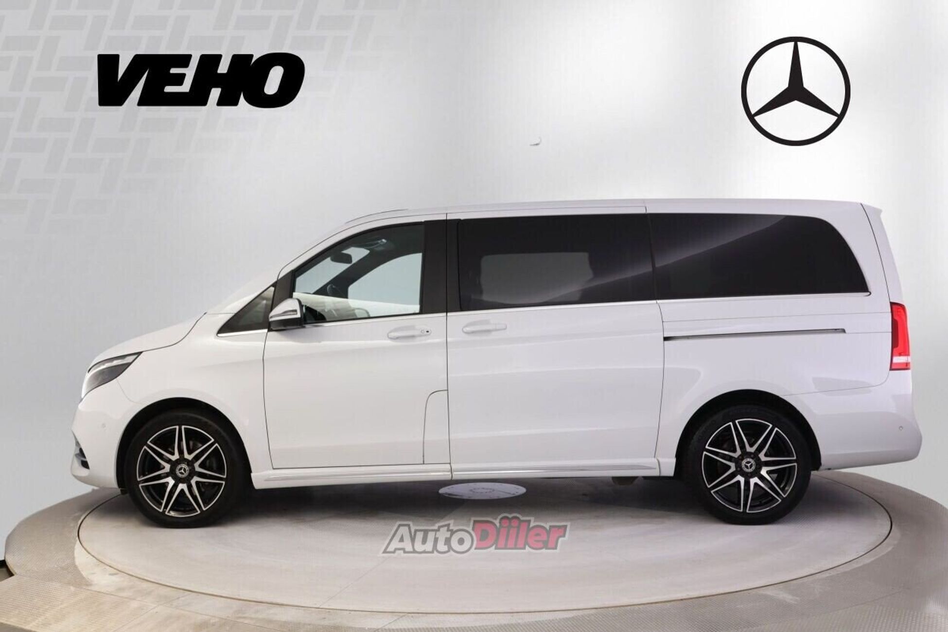 Mercedes-Benz V 300 2022, photo 5/10