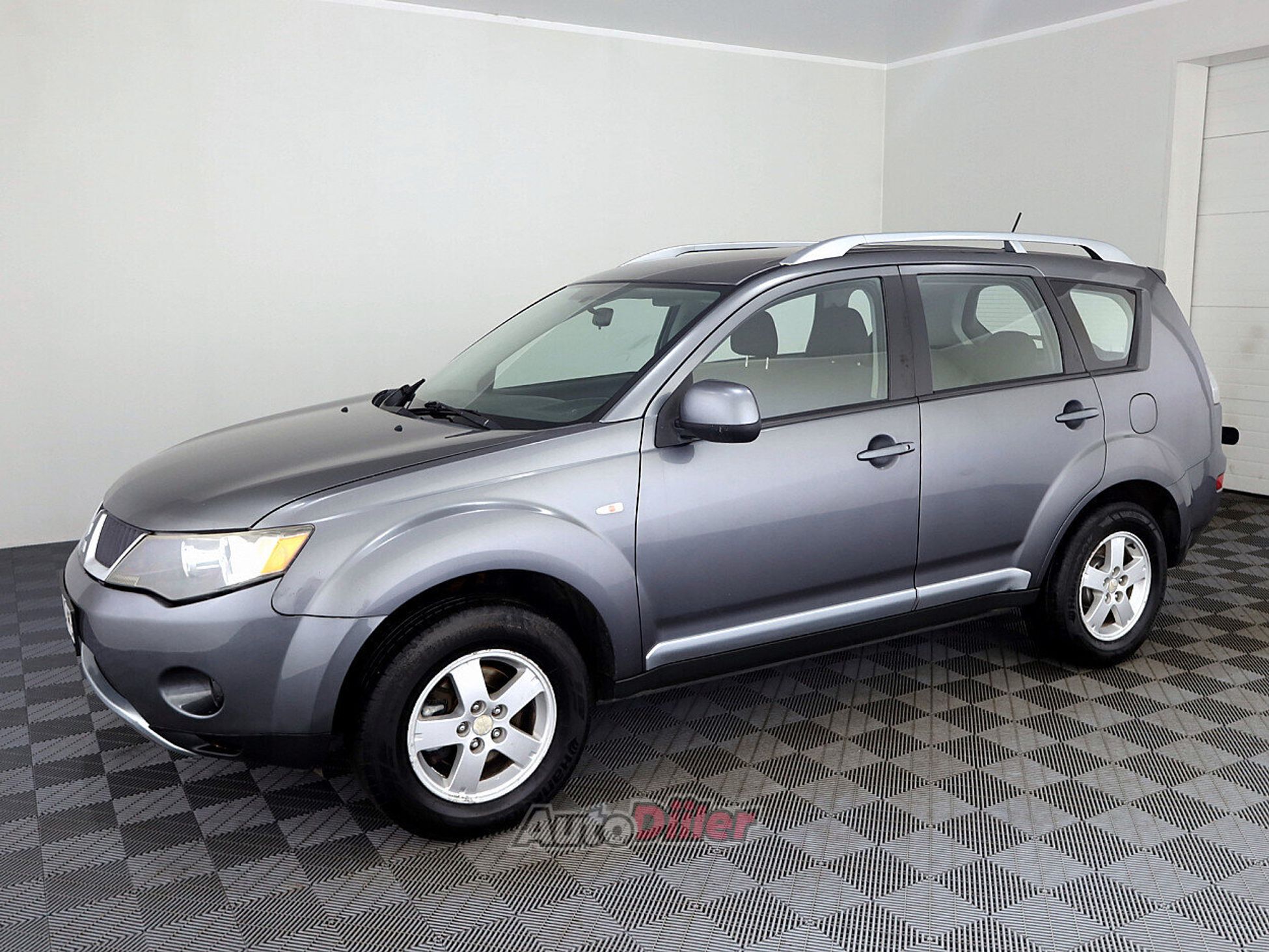 Mitsubishi Outlander 2.0 103kW 2007, kuva 2/7