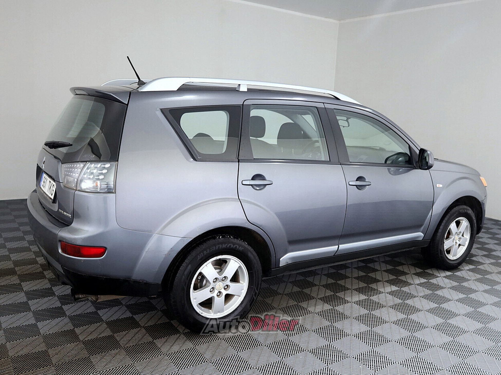 Mitsubishi Outlander 2.0 103kW 2007, kuva 3/7