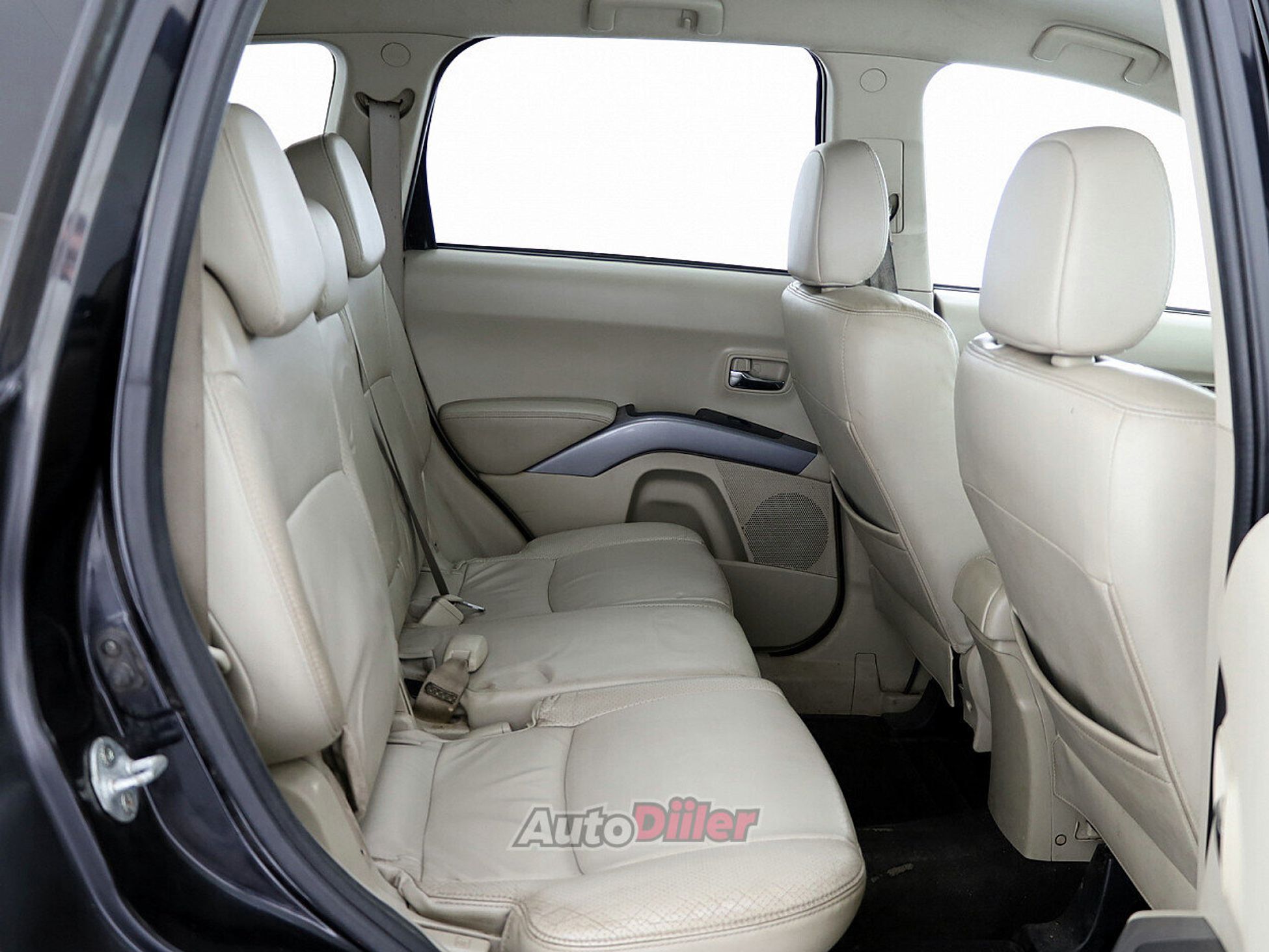 Mitsubishi Outlander 2.0 103kW 2007, kuva 7/9