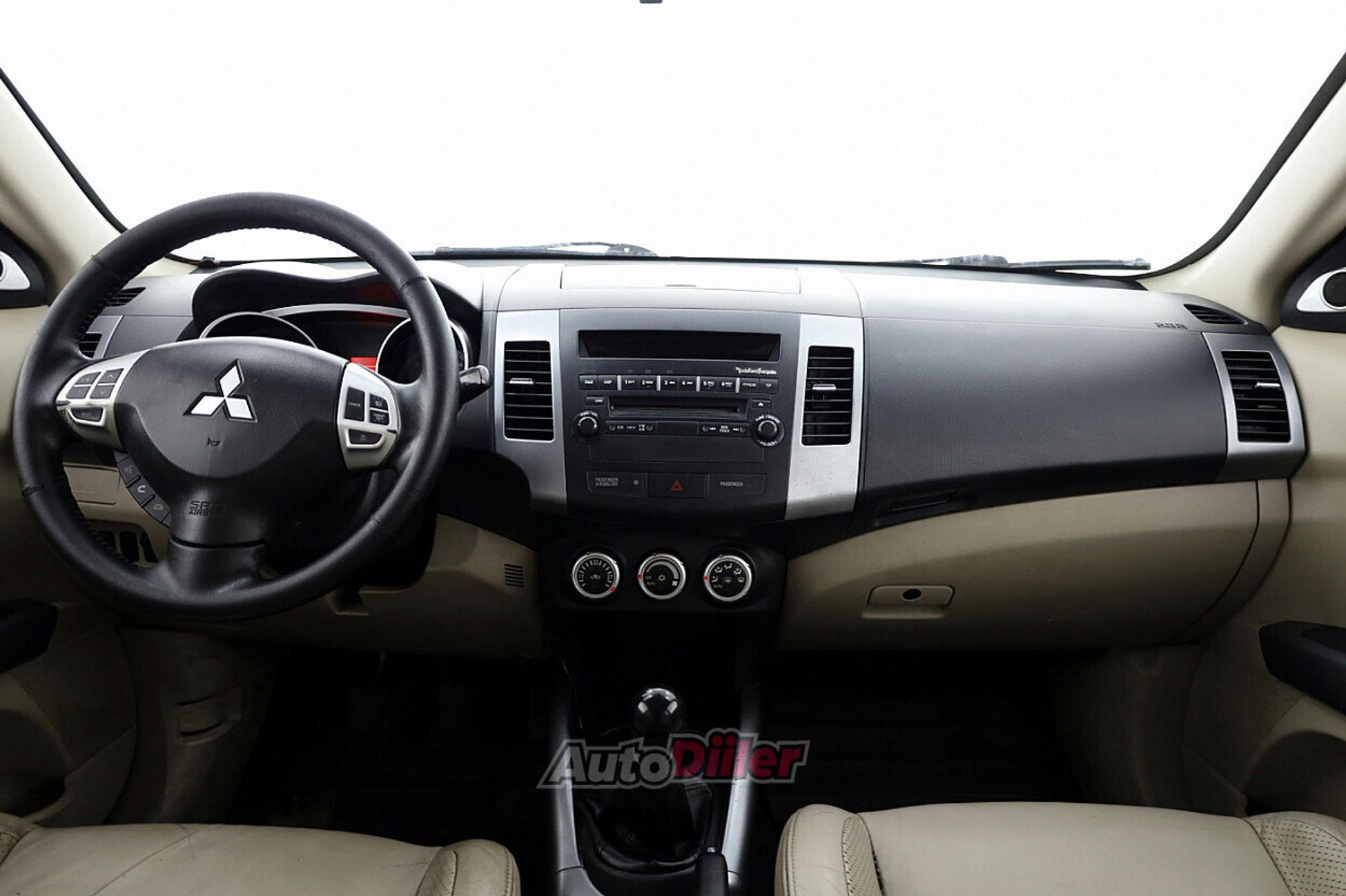 Mitsubishi Outlander 2.0 103kW 2007, kuva 5/9