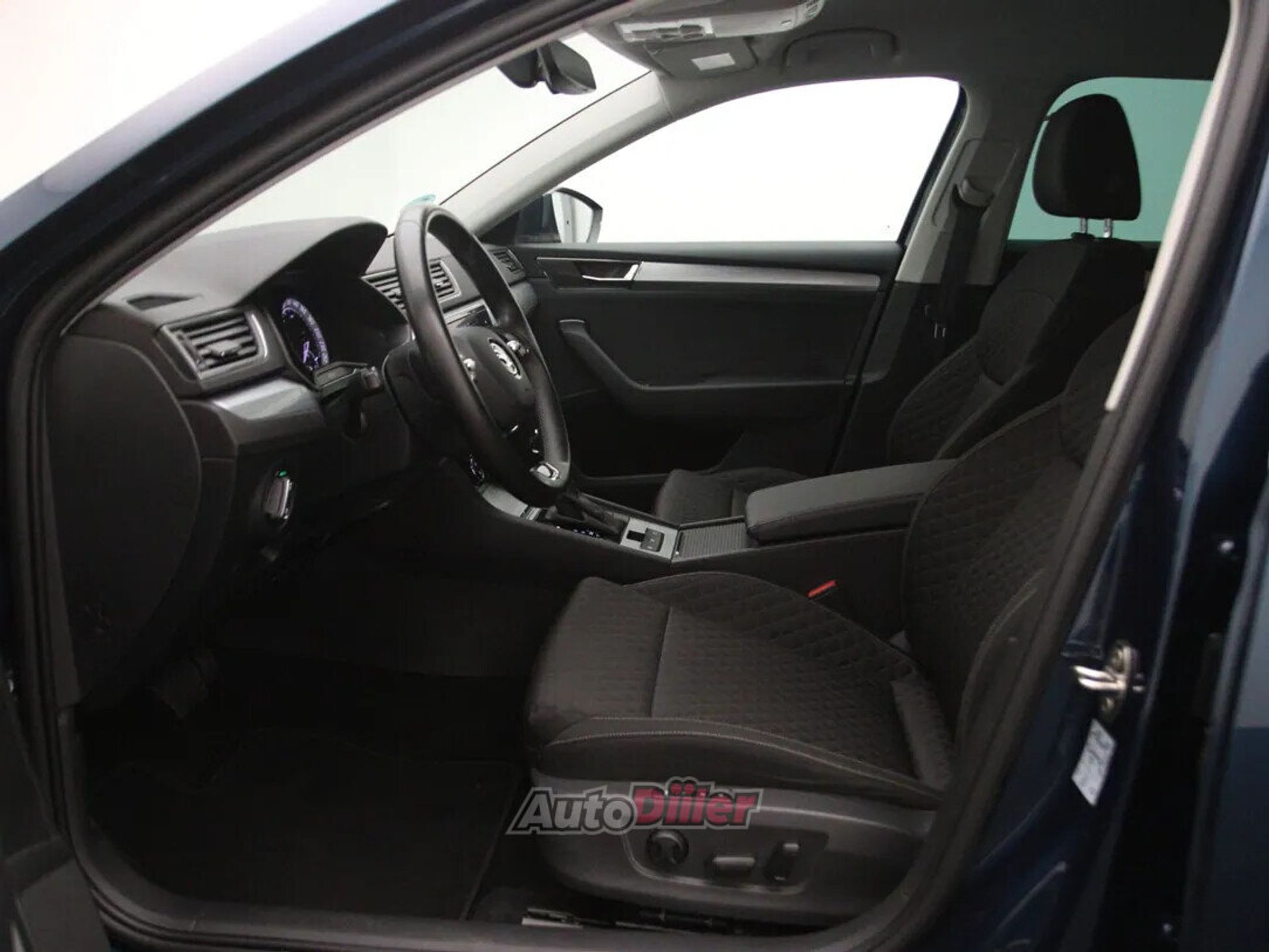 Skoda Superb Ambition 1.4 160kW 2021, kuva 4/10