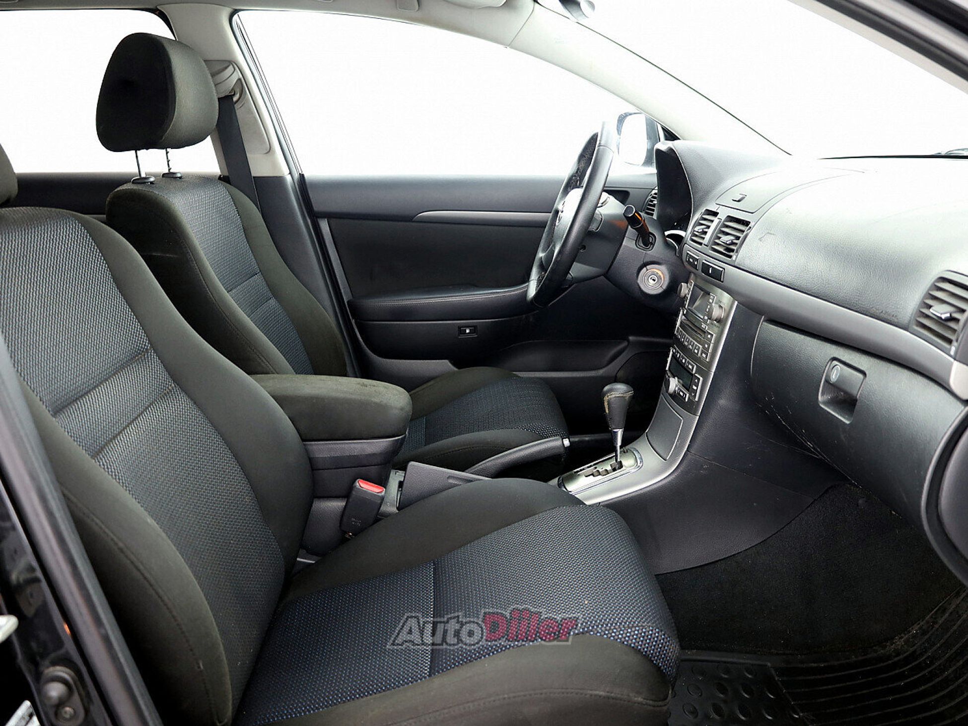 Toyota Avensis 1.8 95kW 2008, photo 6/7