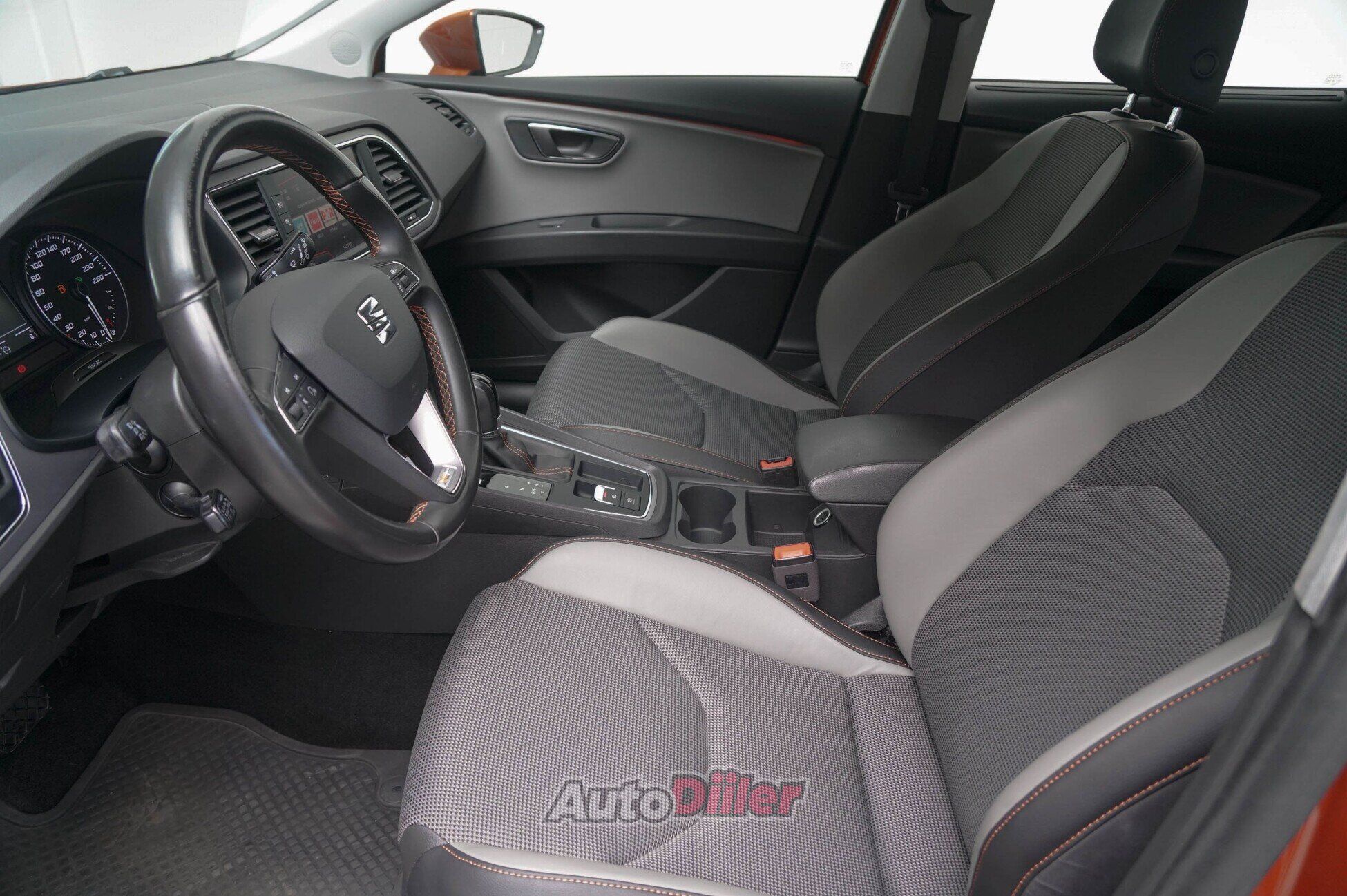 SEAT Leon 2018, photo 7/10