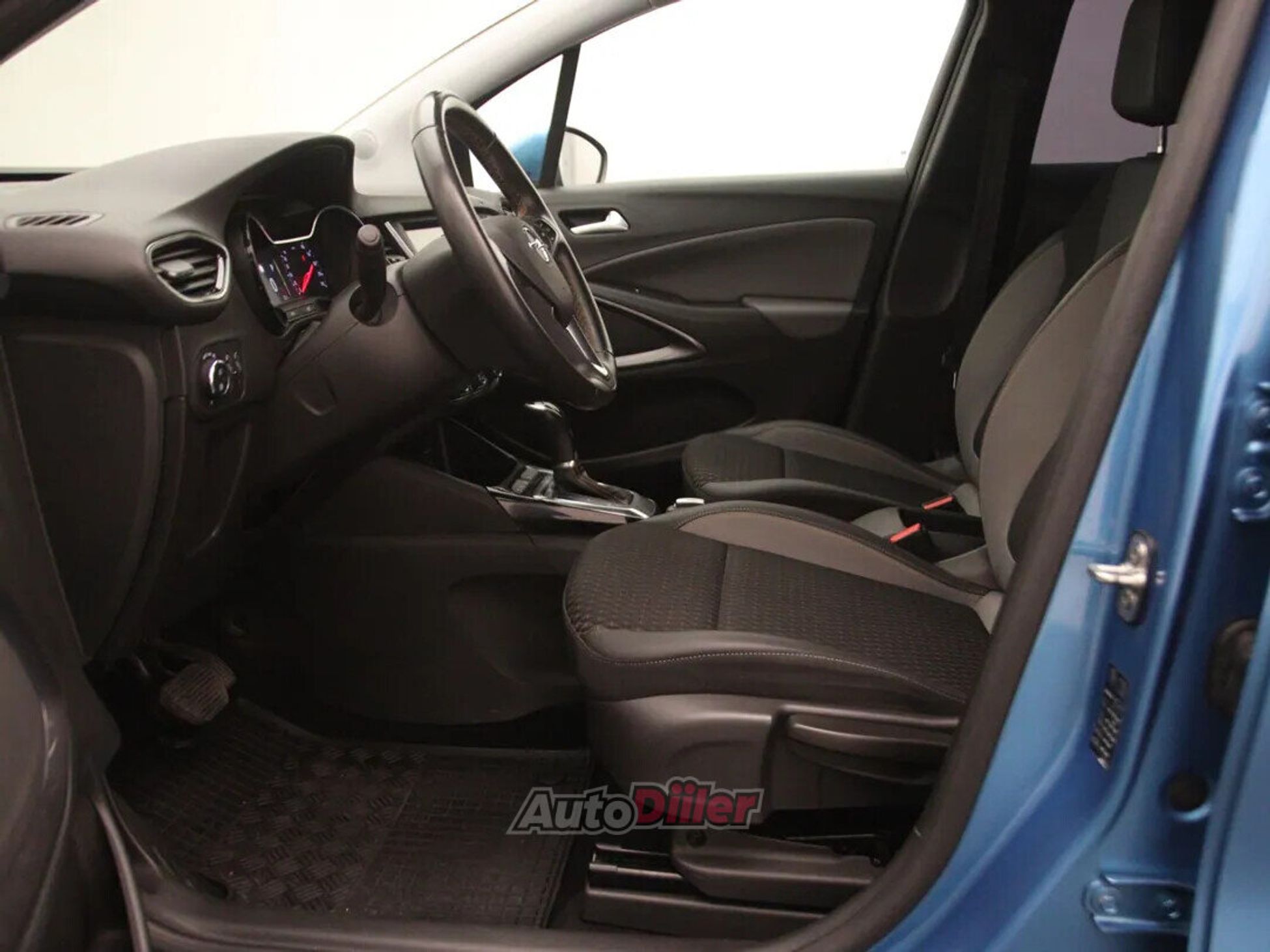 Opel Crossland Innovation 1.5 88kW 2019, kuva 4/10