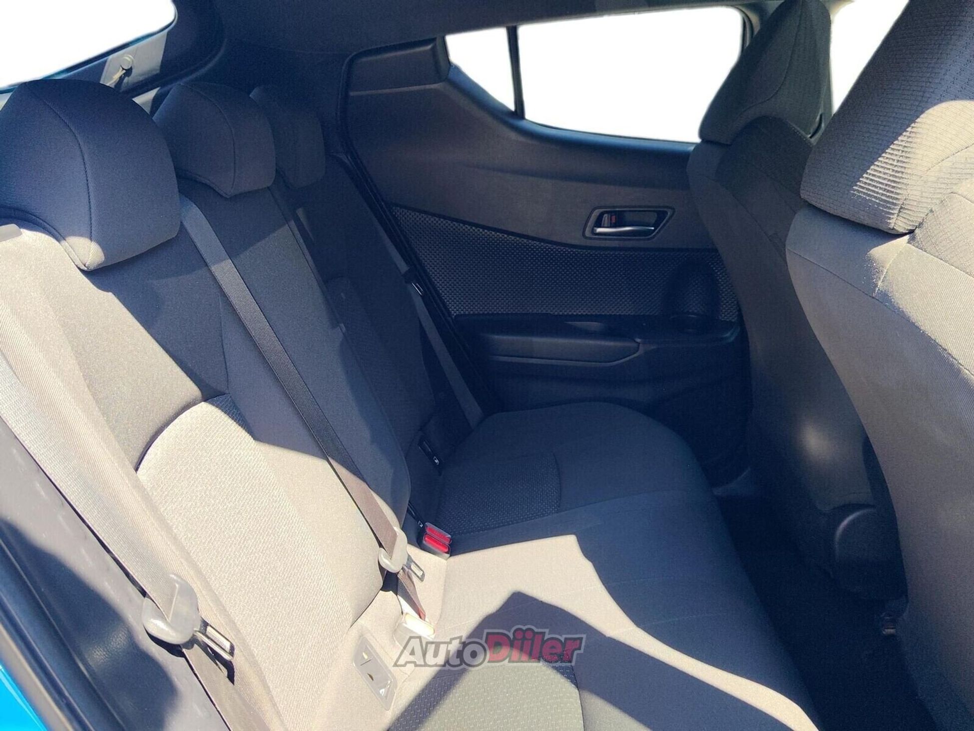 Toyota C-HR Style Plus 1.8 72kW 2019, photo 7/10