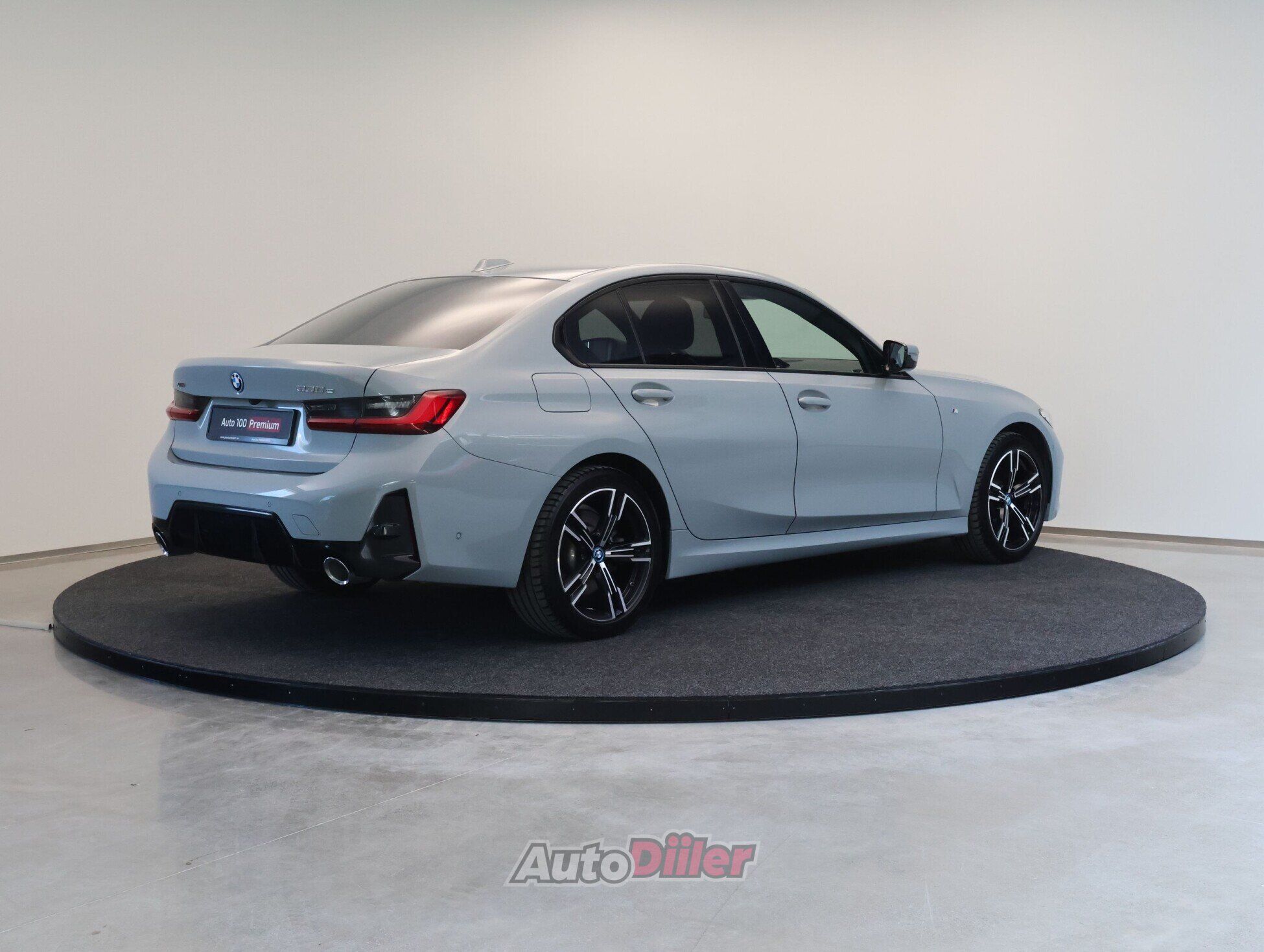 BMW 330 2024, kuva 3/10
