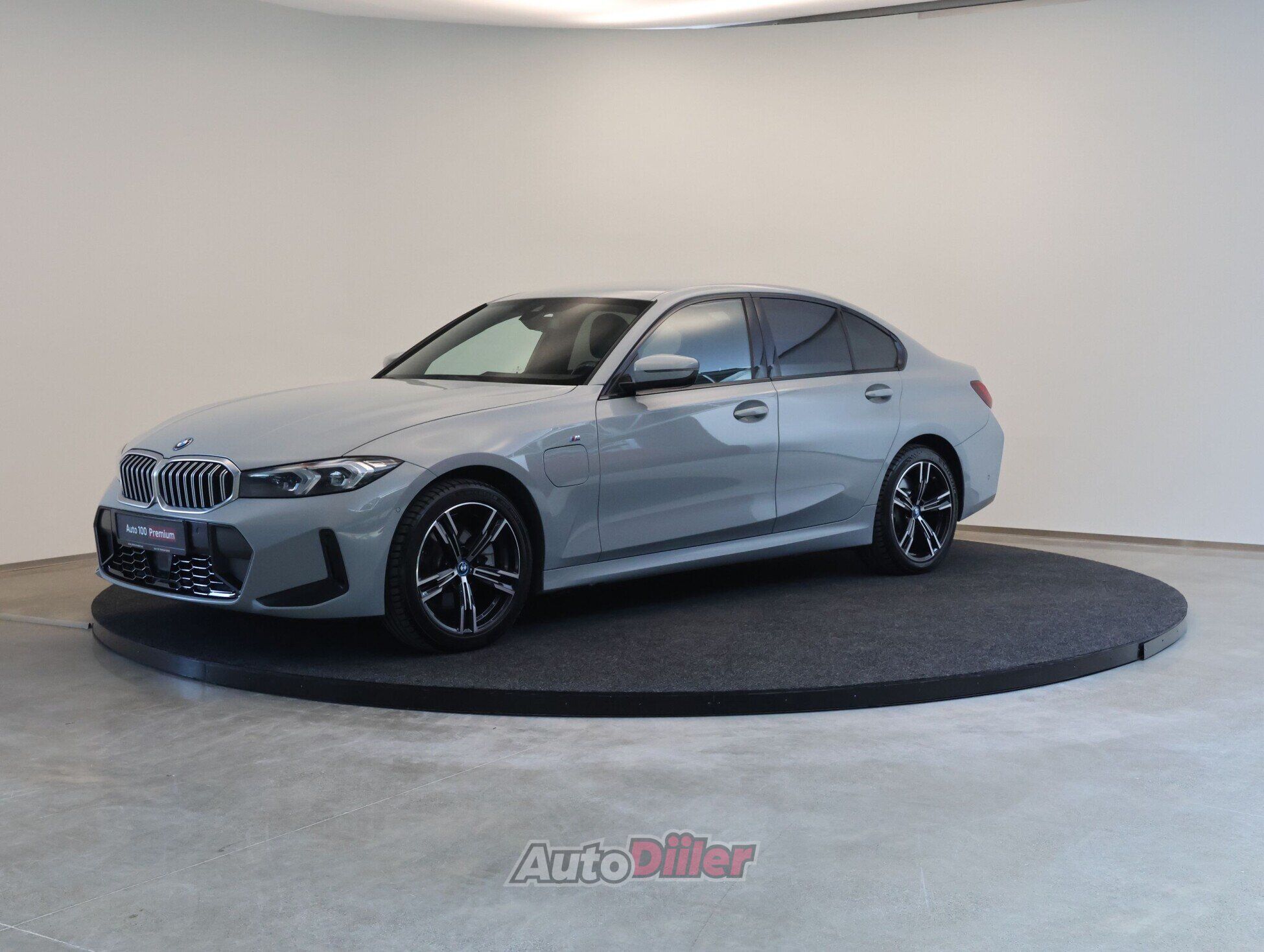 BMW 330