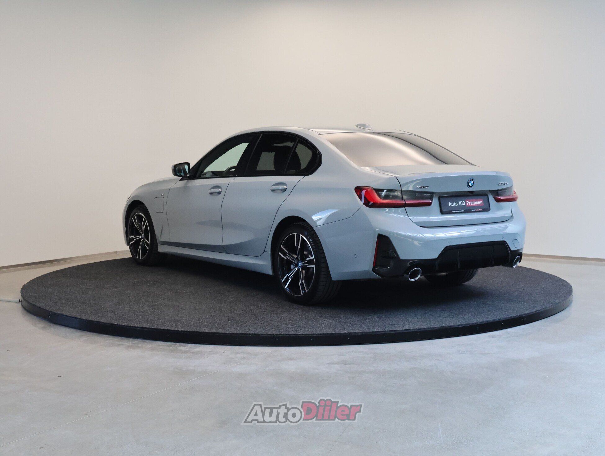 BMW 330 2024, kuva 4/10