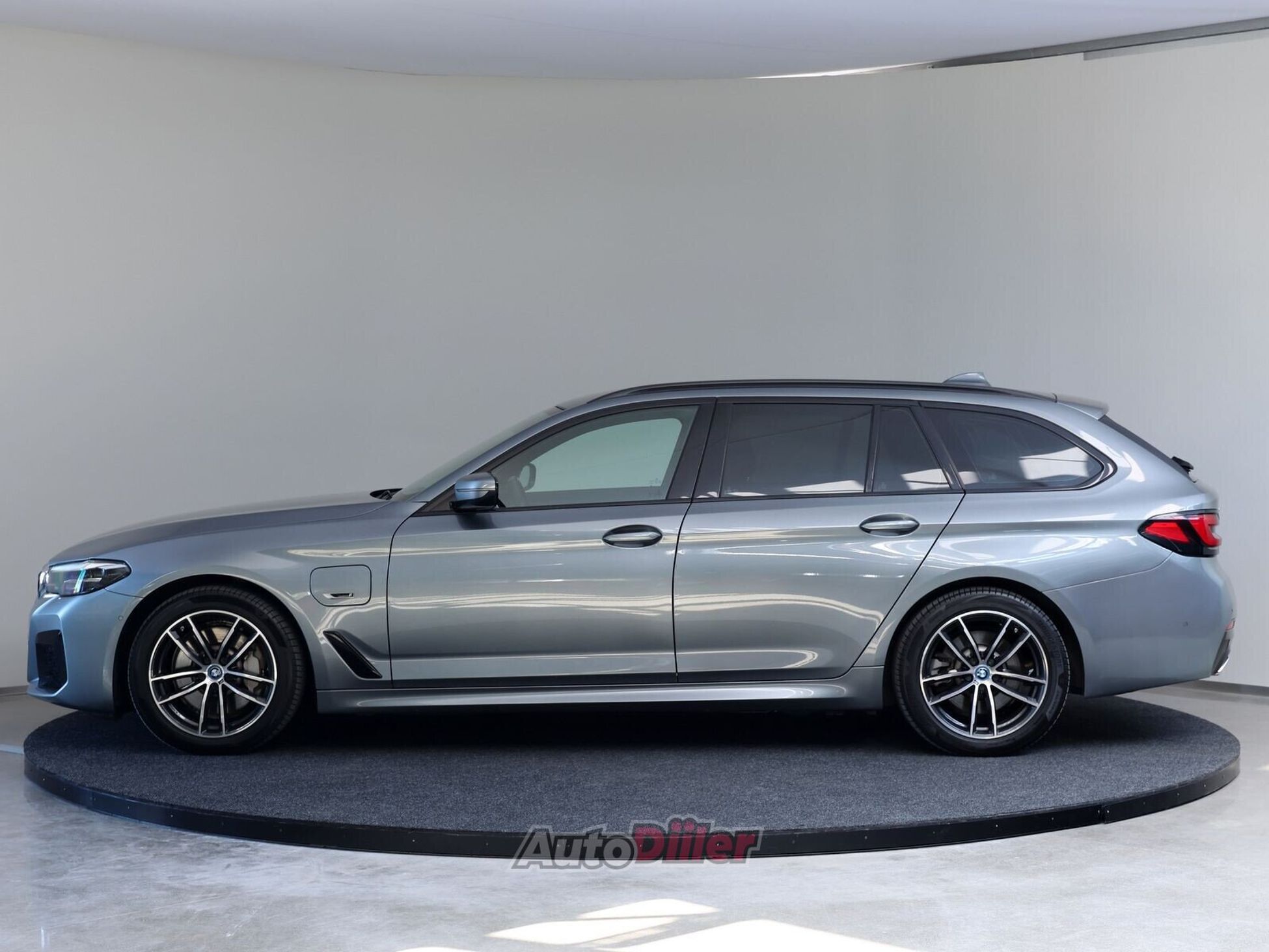 BMW 530 e xDrive M-Sportpakett 2.0 135kW 2022, kuva 5/10