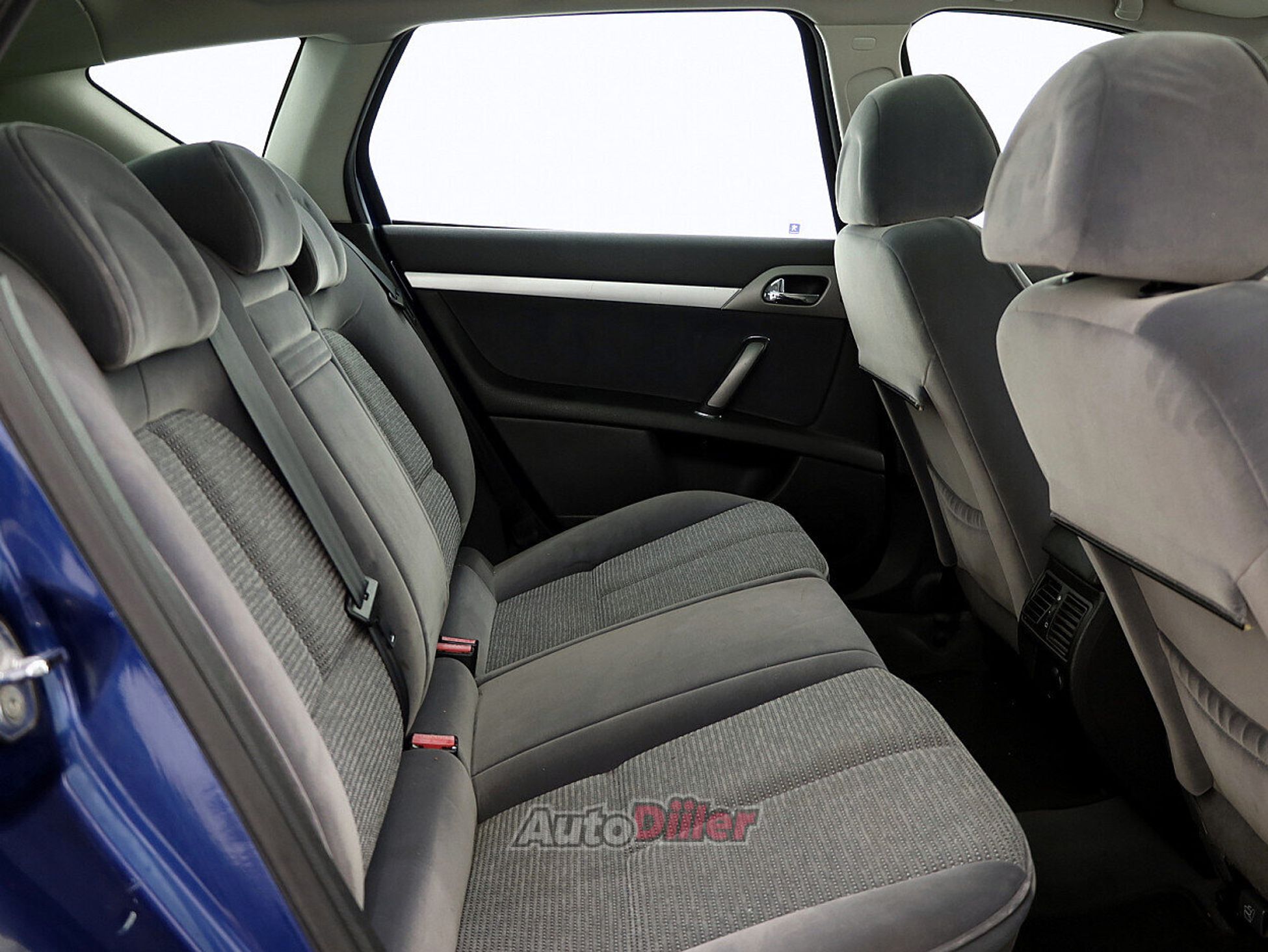 Peugeot 407 2.0 100kW 2006, photo 7/8