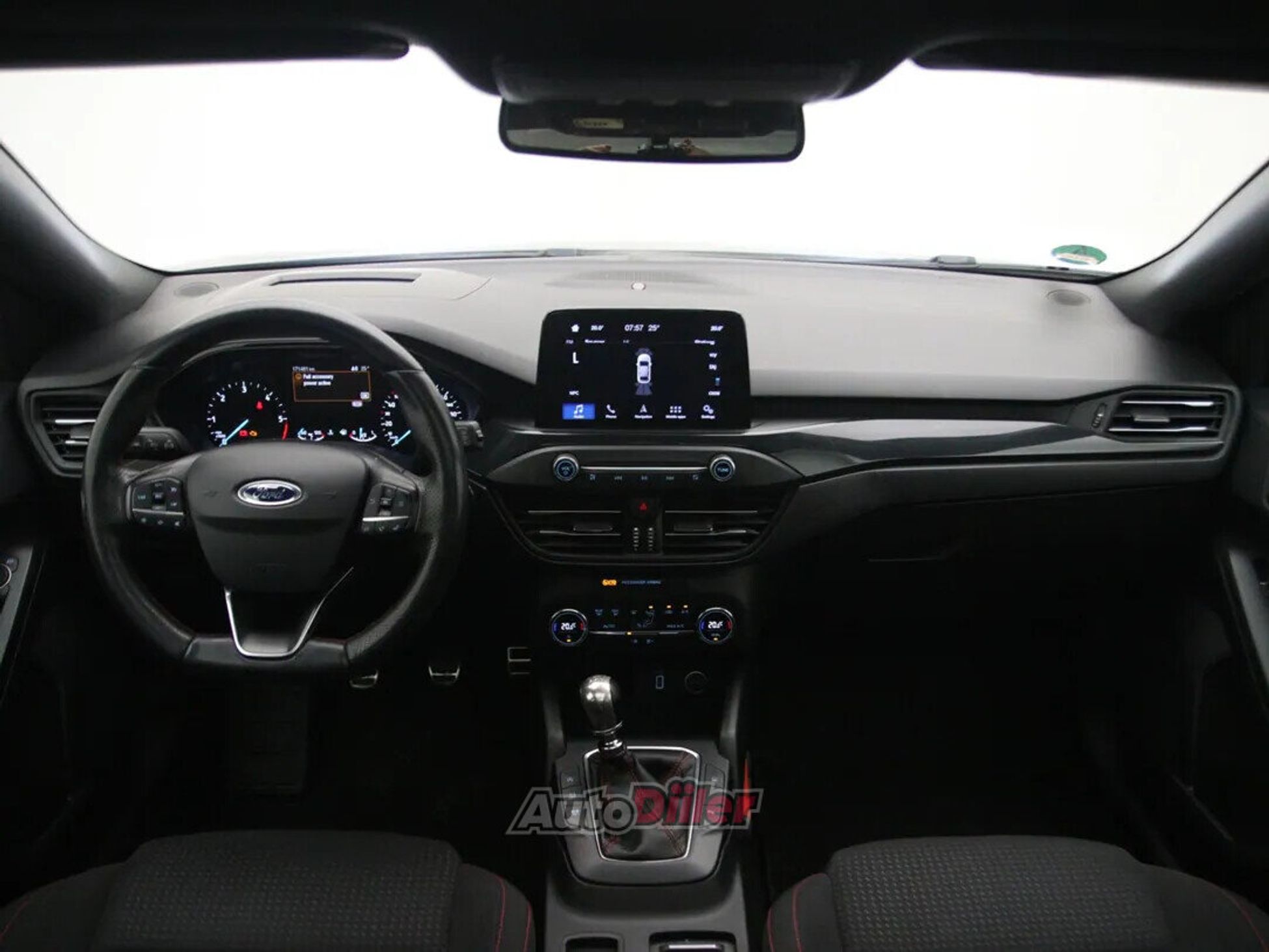 Ford Focus ST Line Business 1.5 88kW 2019, kuva 2/10