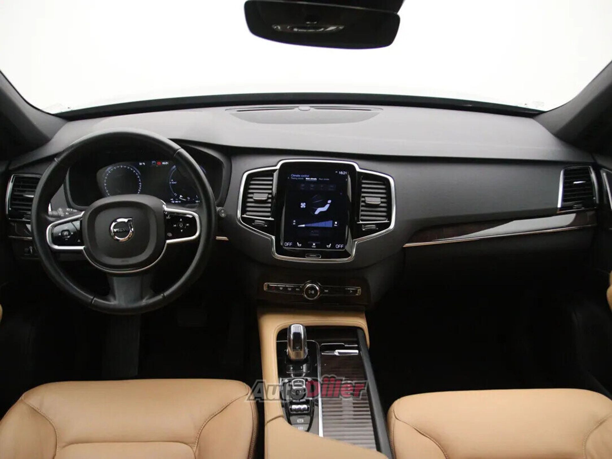 Volvo XC90 Momentum 2.0 288kW 2016, photo 2/10