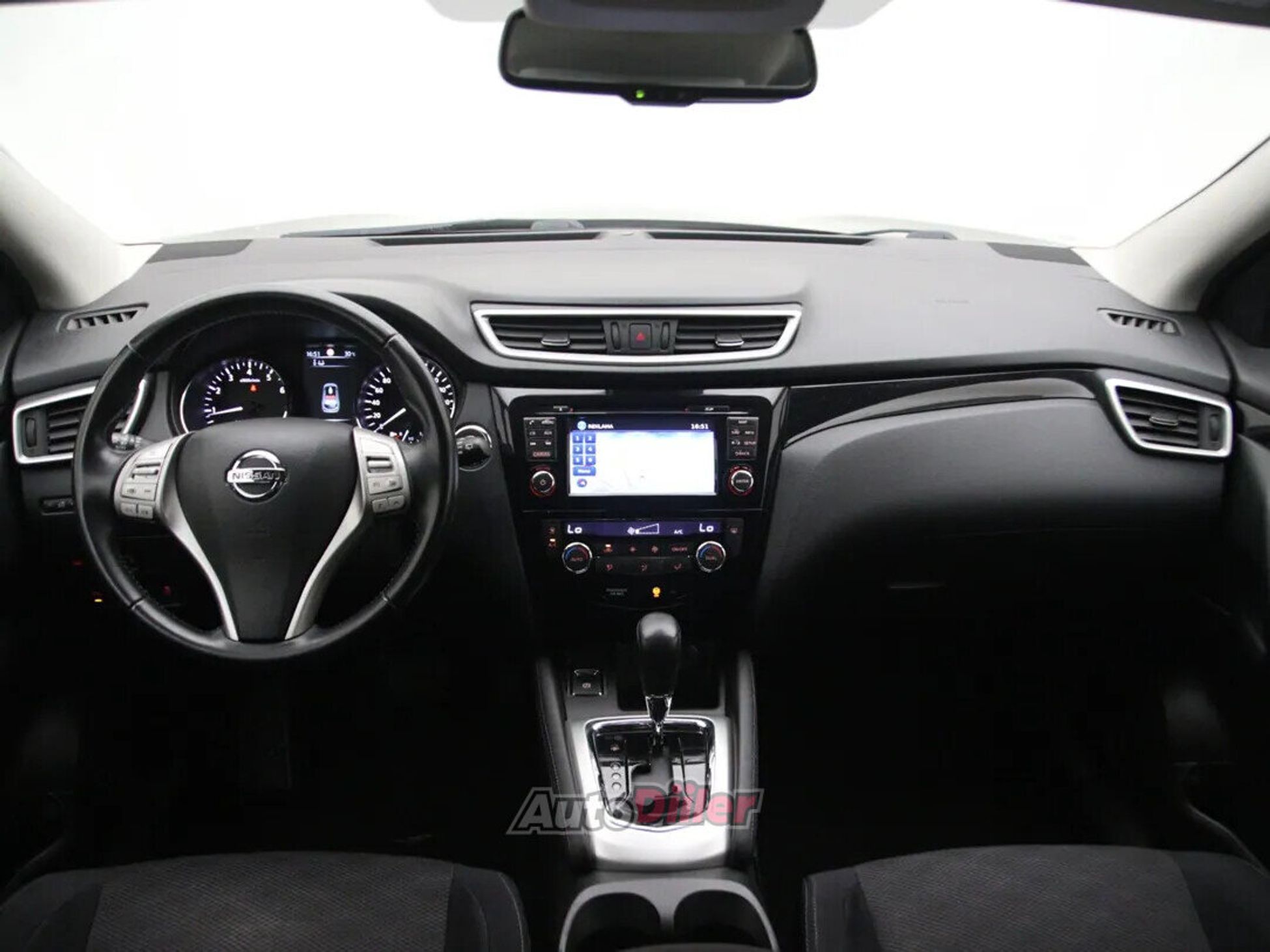 Nissan Qashqai Connect Edition 1.2 85kW 2015, photo 2/10