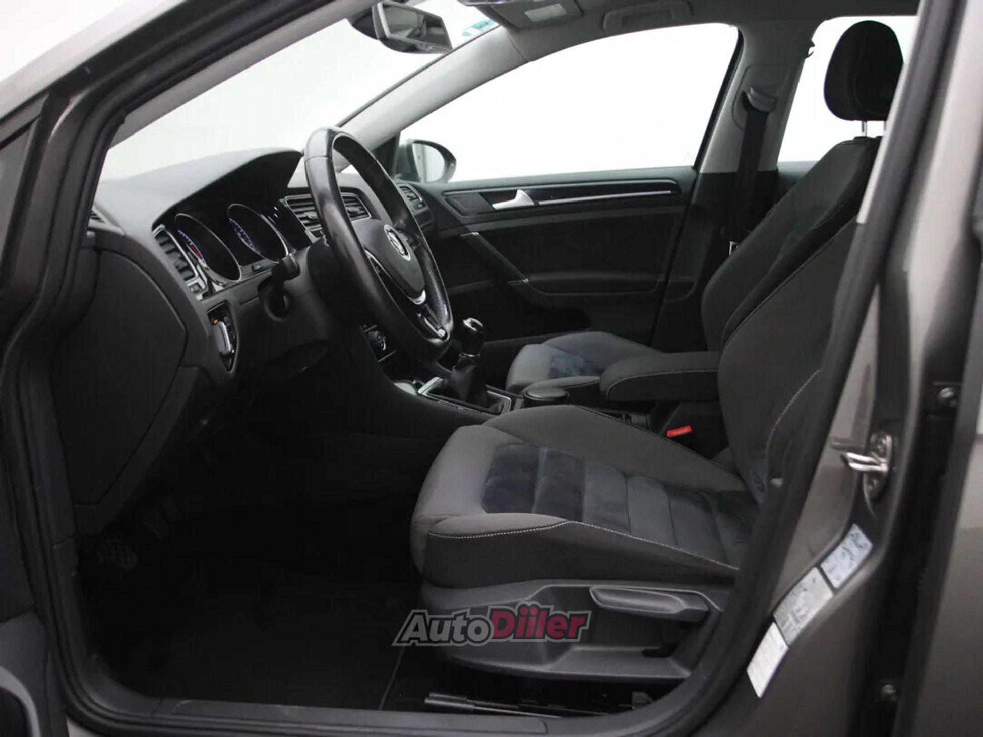 Volkswagen Golf Highline 1.4 90kW 2015, photo 4/10