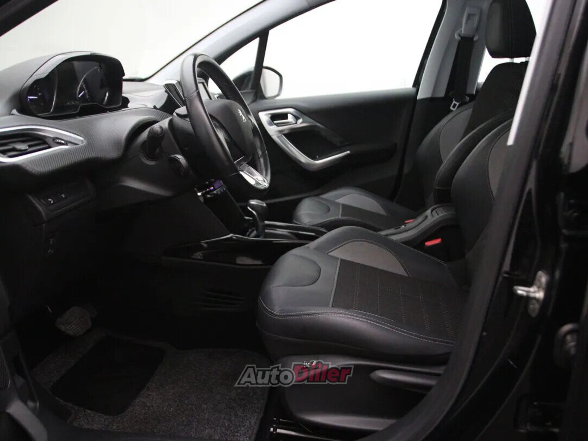 Peugeot 2008 GT-Line 1.2 81kW 2019, kuva 4/10
