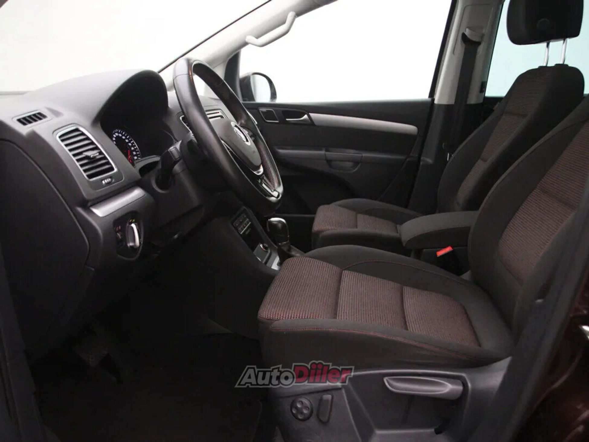 Volkswagen Sharan 2.0 135kW 2015, kuva 4/10