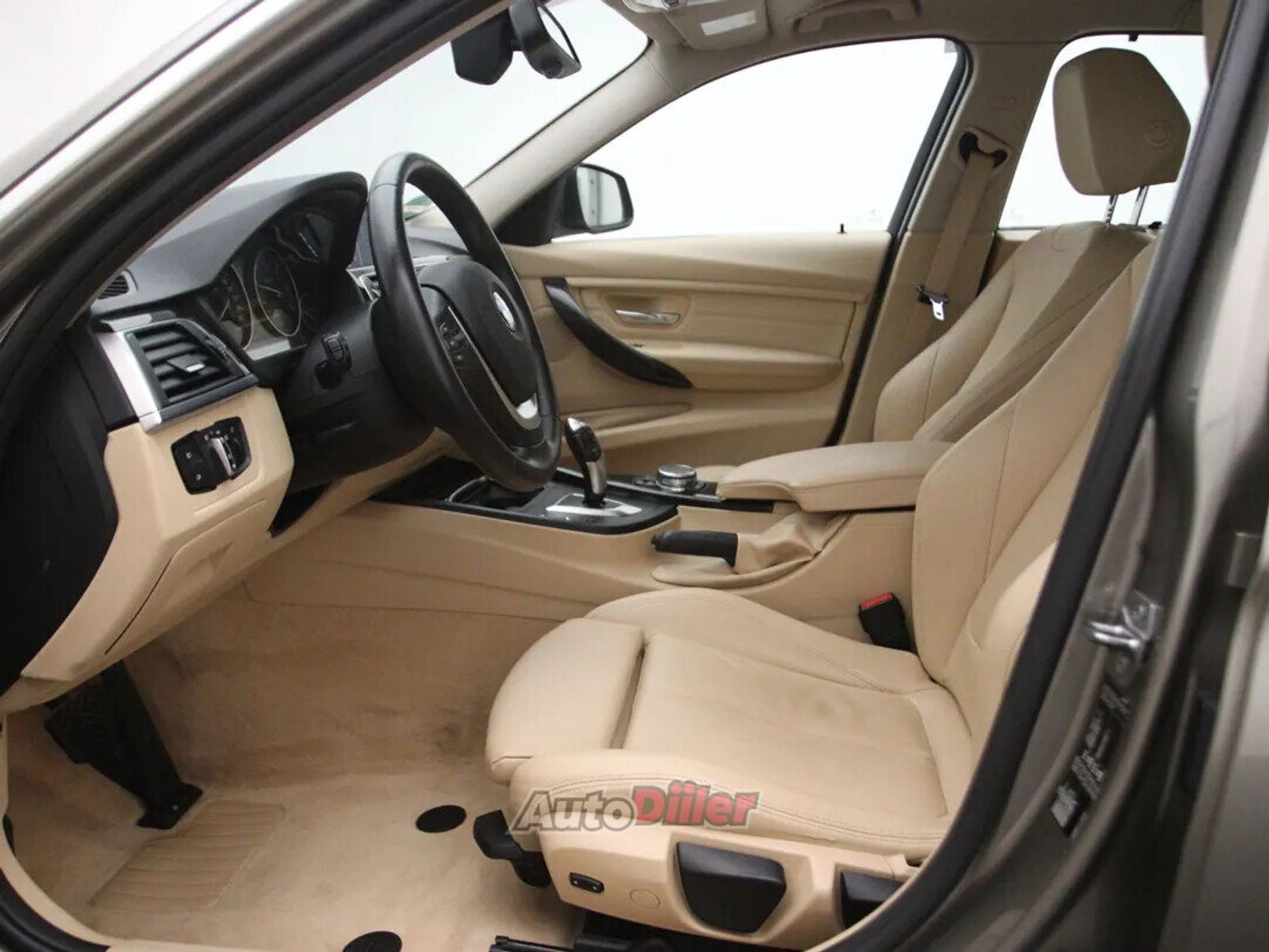 BMW 320 Essential 2.0 140kW 2015, photo 4/10