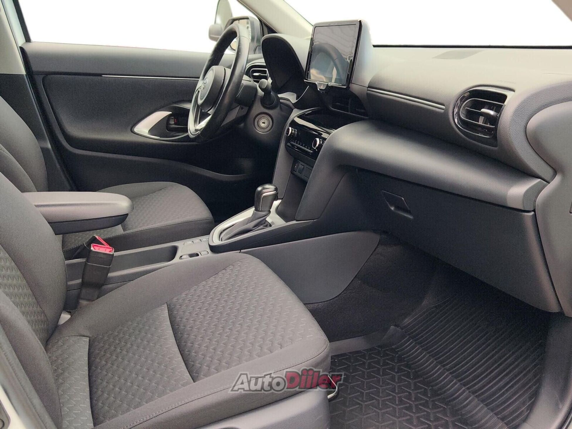 Toyota Yaris Cross Active 1.5 68kW 2024, photo 6/10