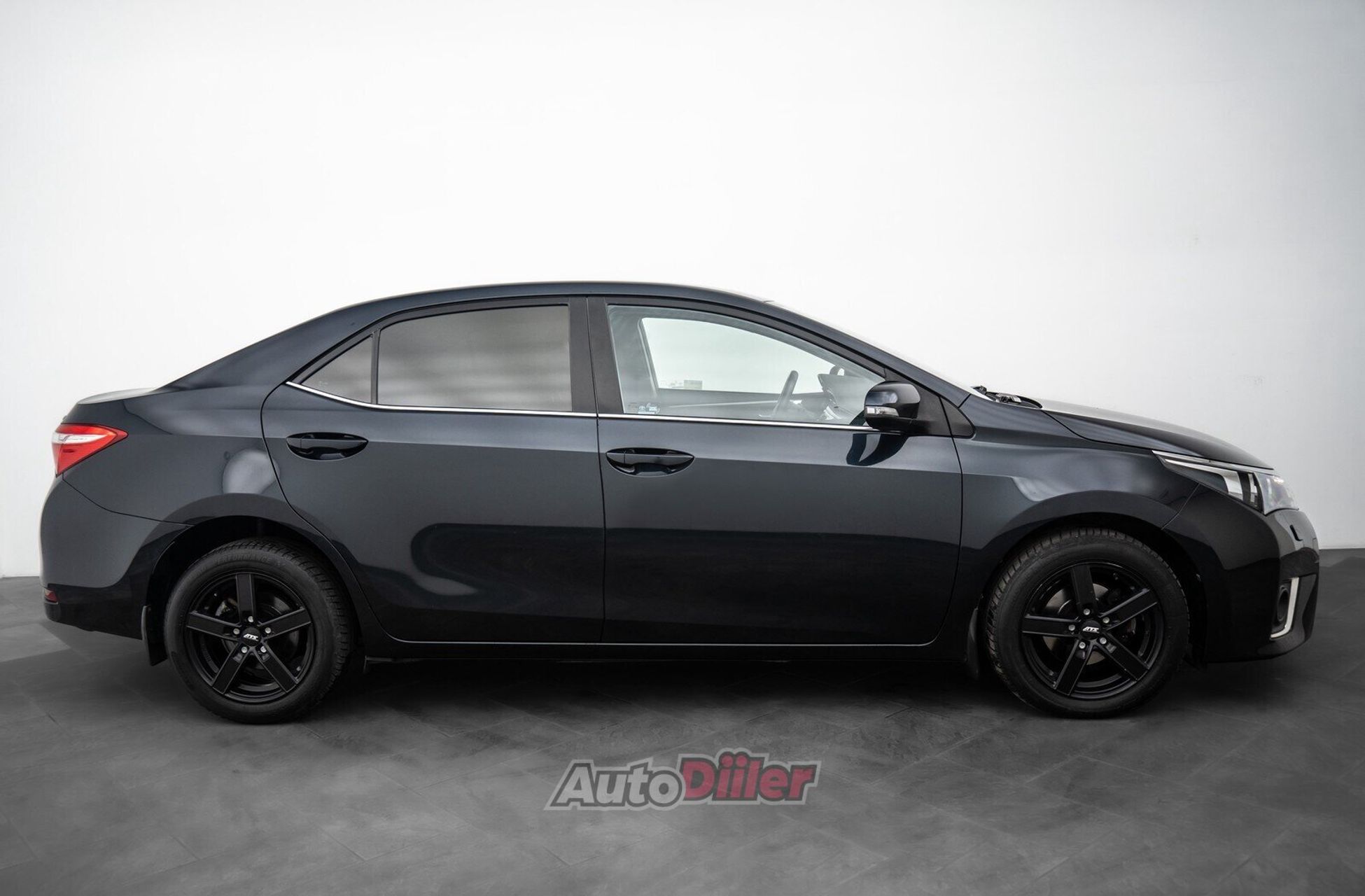 Toyota Corolla 1.6 97kW 2015, photo 6/10