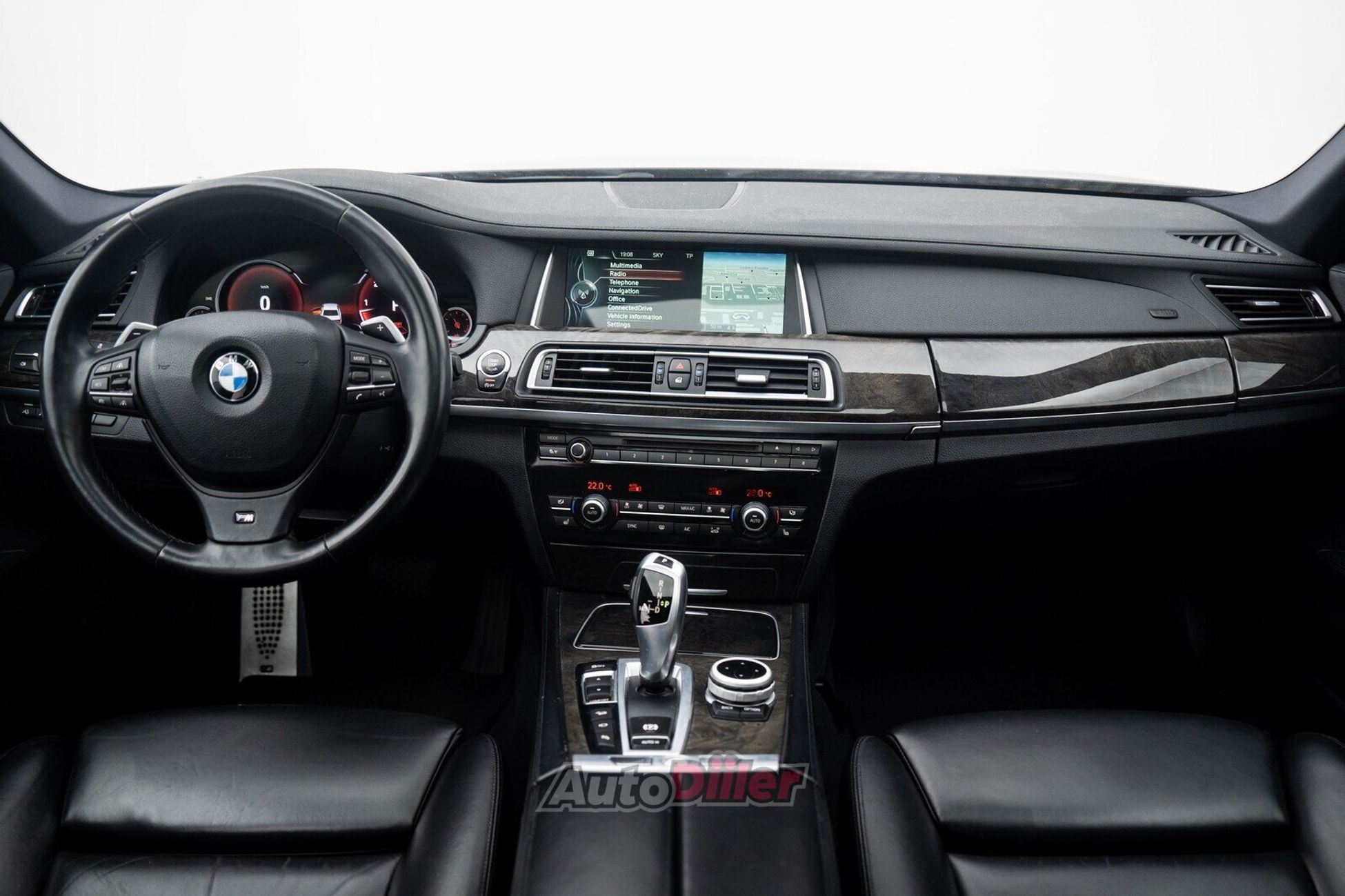 BMW 740 3.0 230kW 2013, kuva 2/10