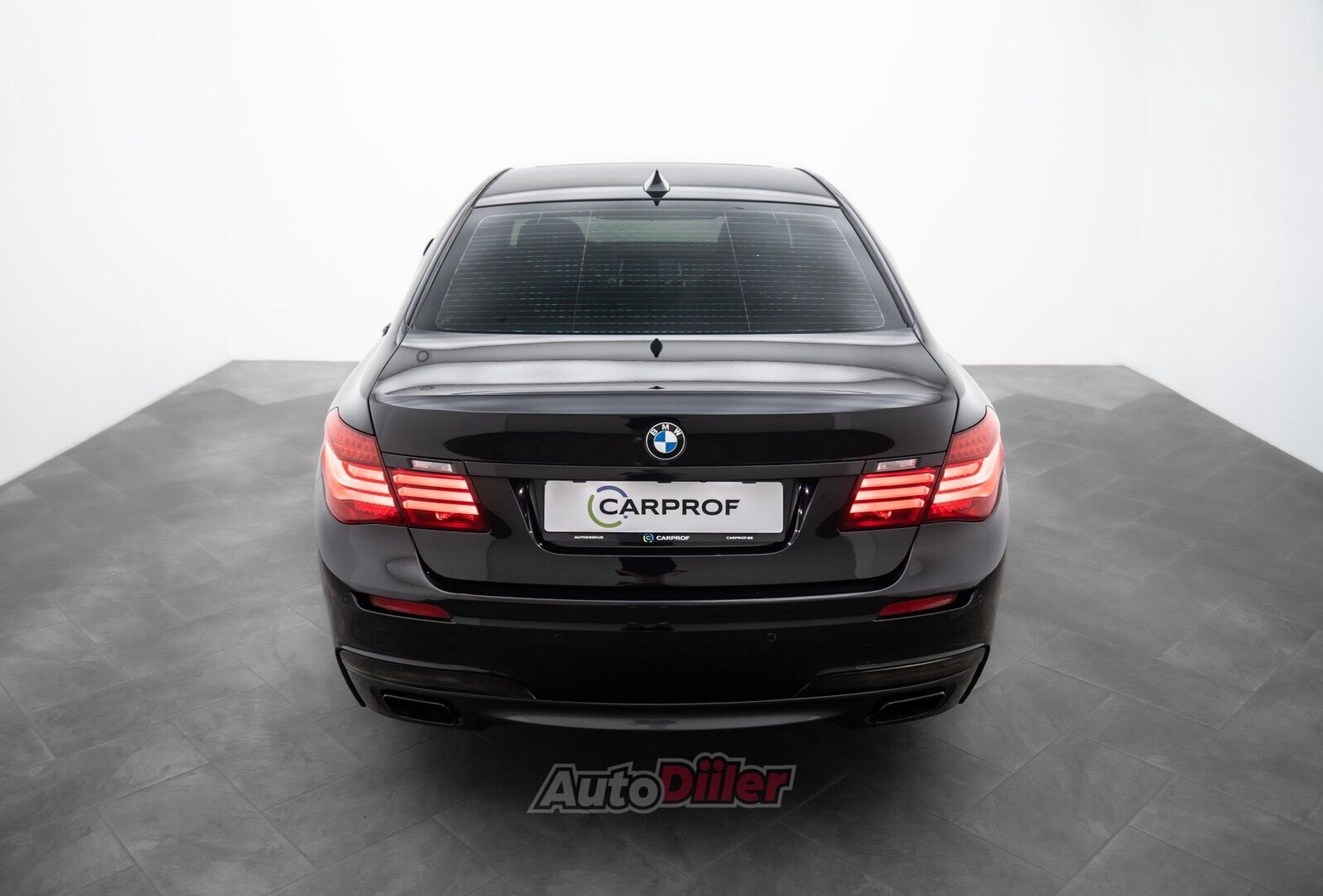 BMW 740 3.0 230kW 2013, kuva 7/10