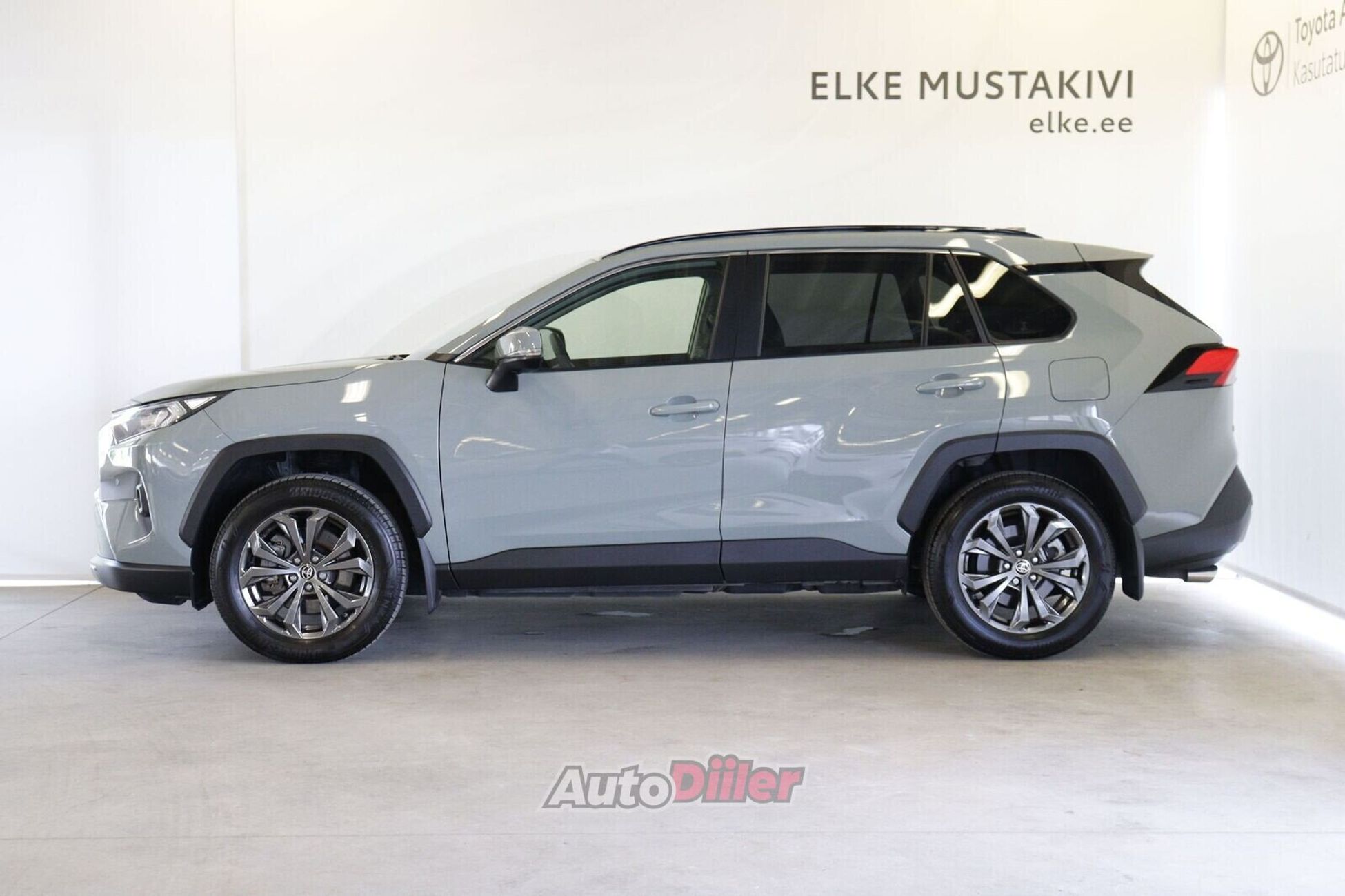 Toyota RAV4 Luxury Limited 2.5 131kW 2025, kuva 3/10