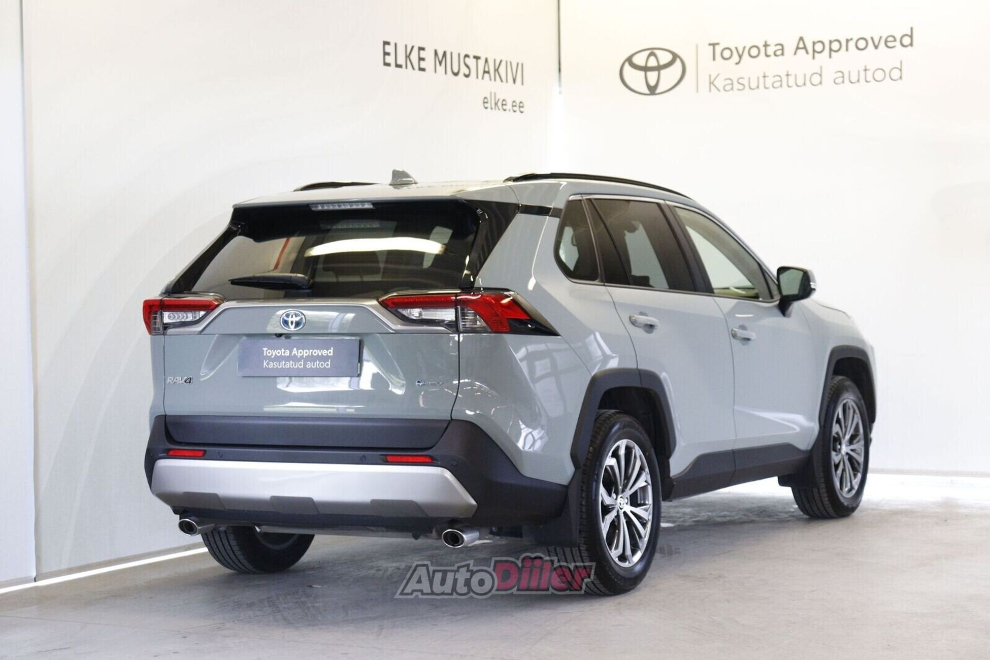 Toyota RAV4 Luxury Limited 2.5 131kW 2025, kuva 2/10