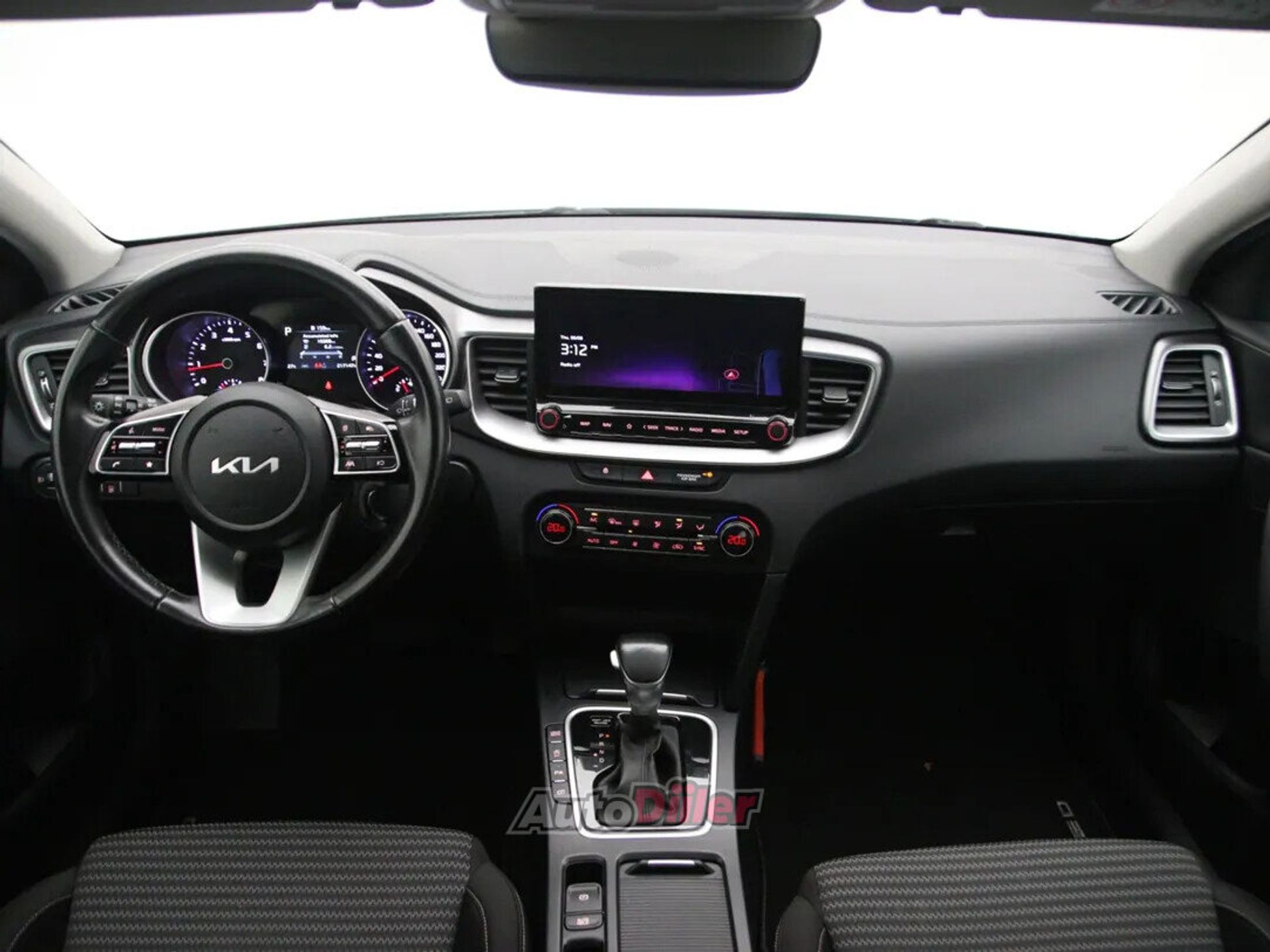 Kia cee'd / Ceed DynamicLine 1.5 118kW 2023, photo 2/10