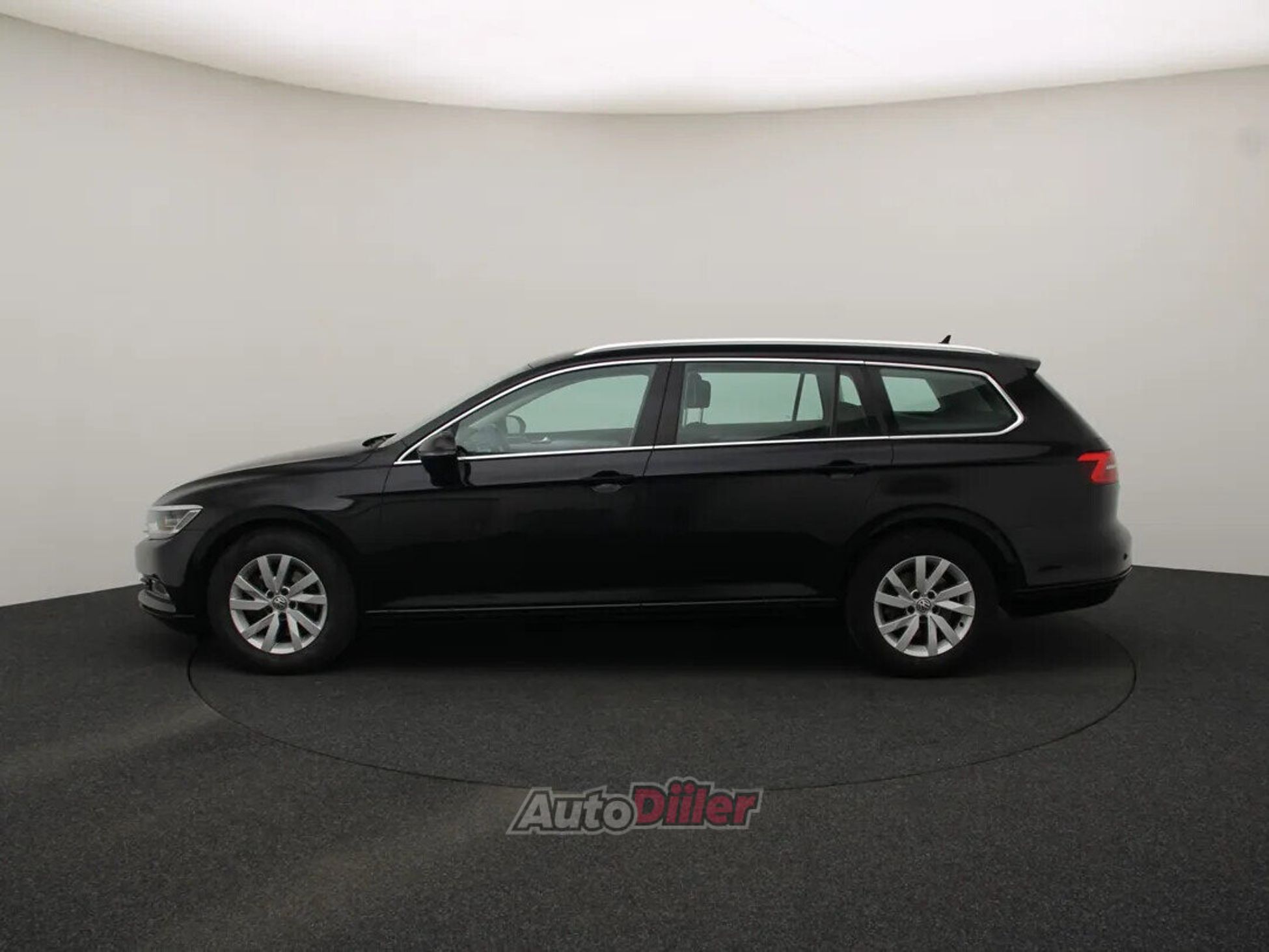 Volkswagen Passat 2018, photo 6/10