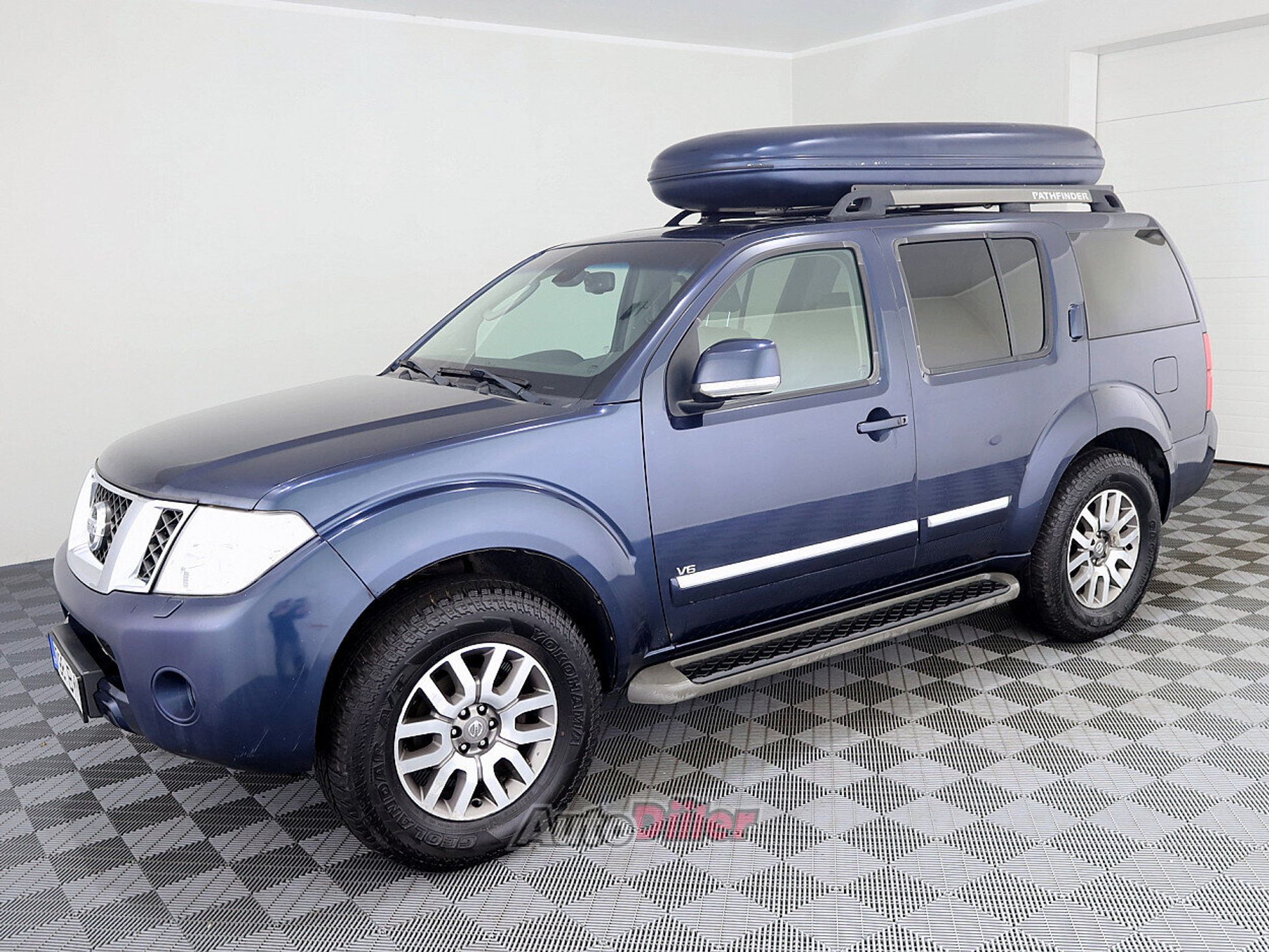 Nissan Pathfinder 3.0 170kW 2011, photo 2/8