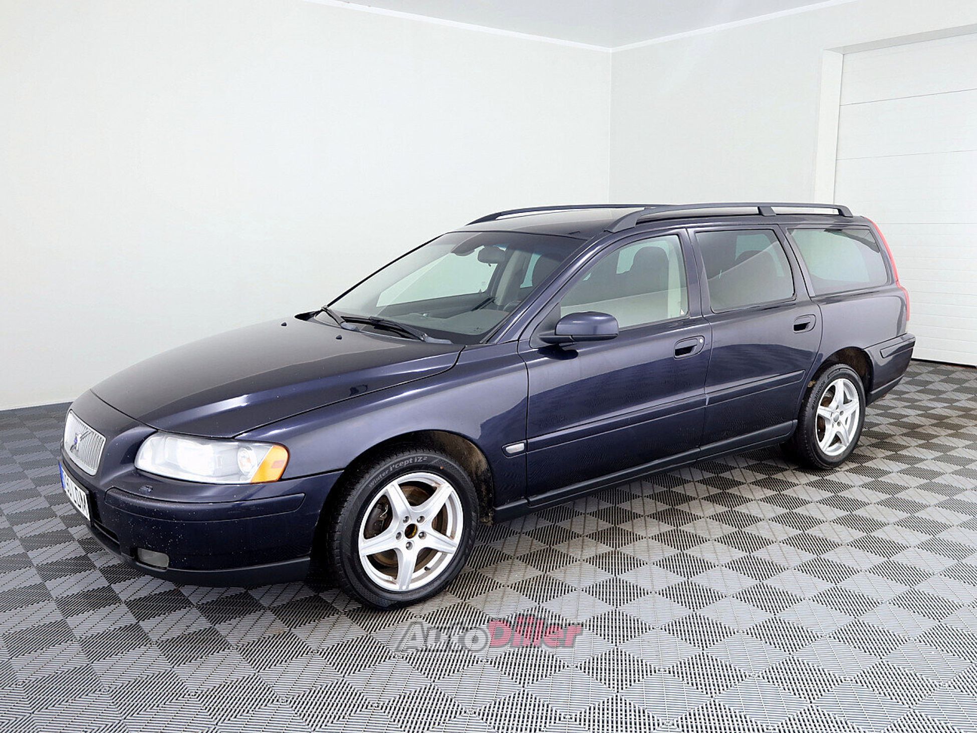 Volvo V70 2.4 120kW 2005, kuva 2/7