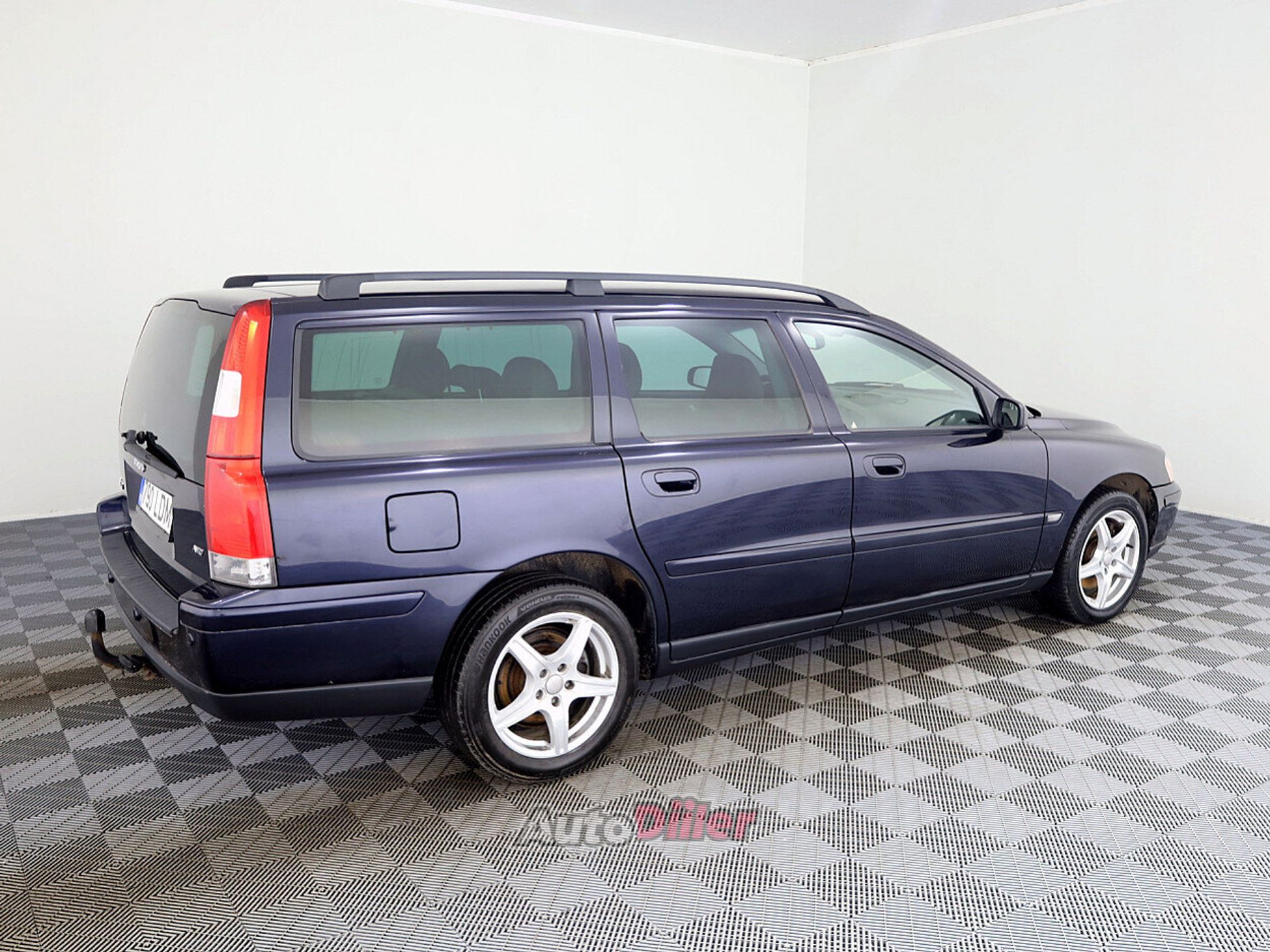 Volvo V70 2.4 120kW 2005, kuva 3/7