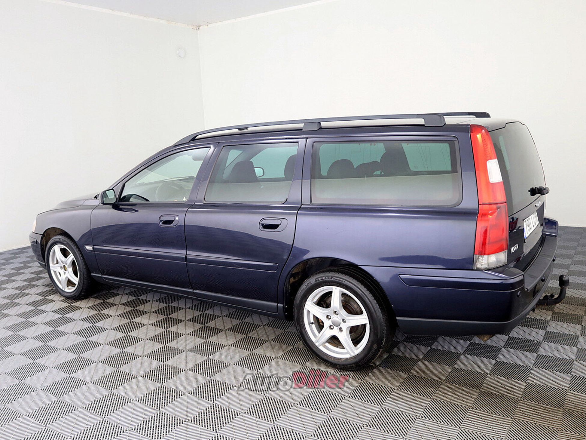 Volvo V70 2.4 120kW 2005, kuva 4/7