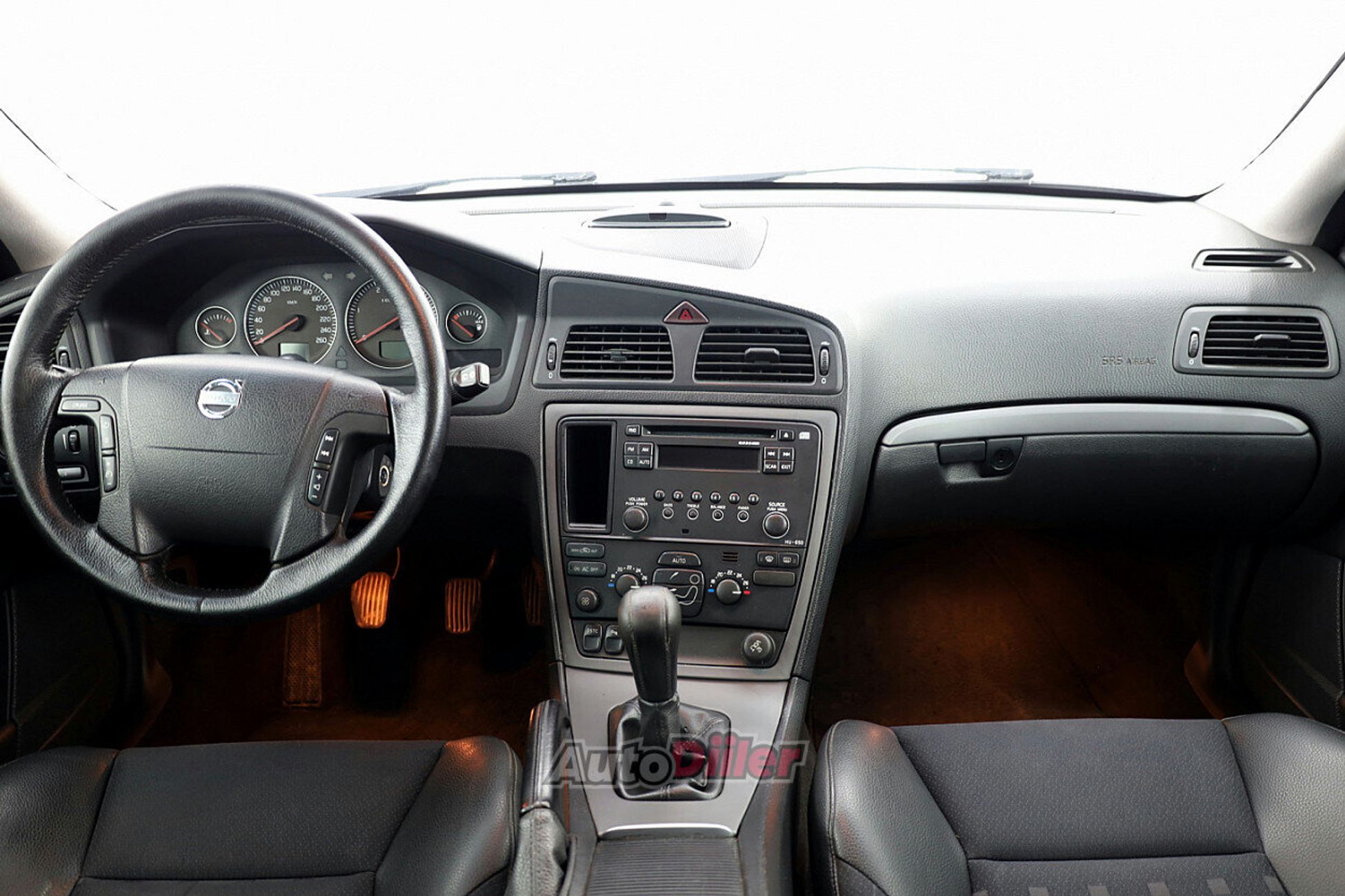 Volvo V70 2.4 120kW 2005, kuva 5/7