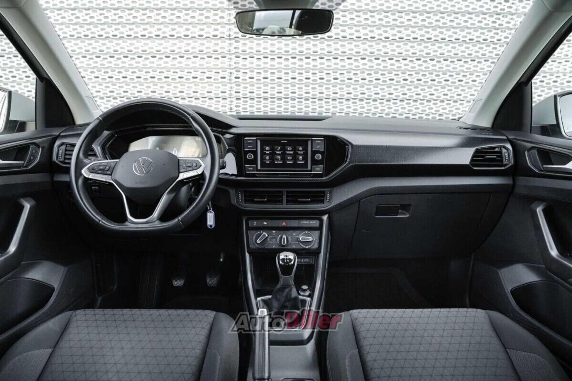 Volkswagen T-Cross 1.0 69kW 2024, photo 6/10