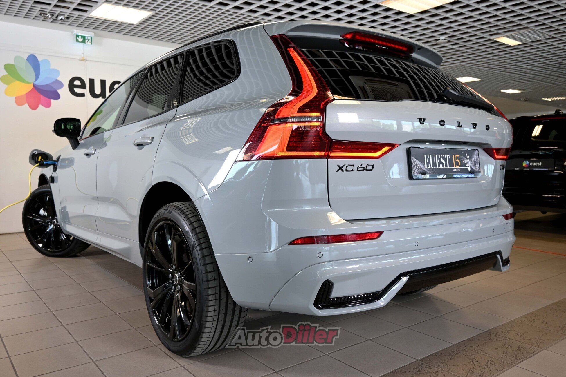 Volvo XC60 2025, photo 3/10