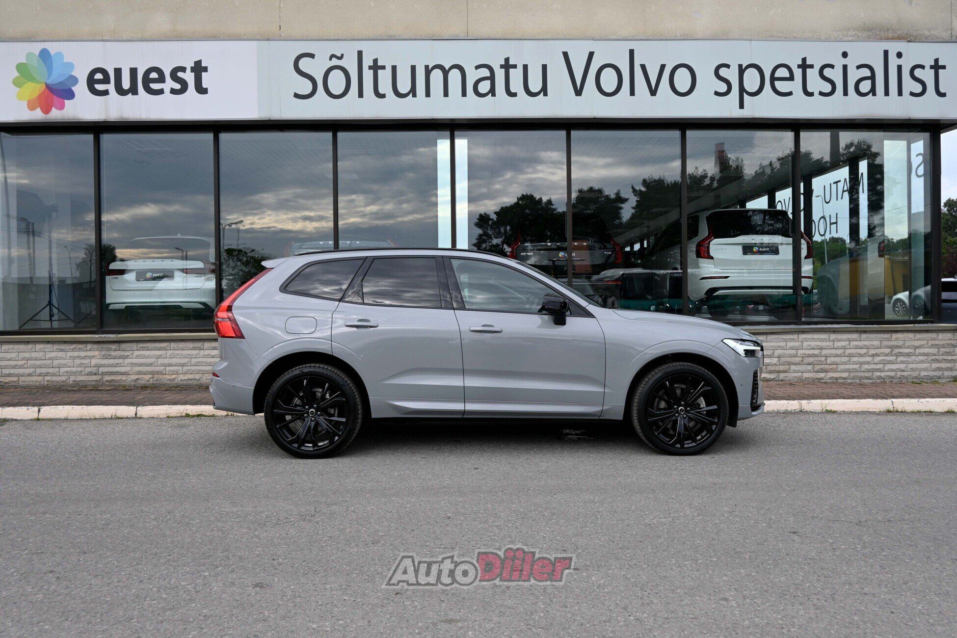 Volvo XC60 2025, photo 7/10