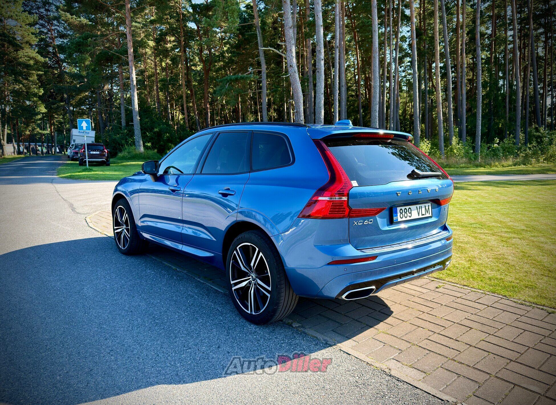 Volvo XC60 R-DESIGN 2.0 173kW 2020, kuva 3/10