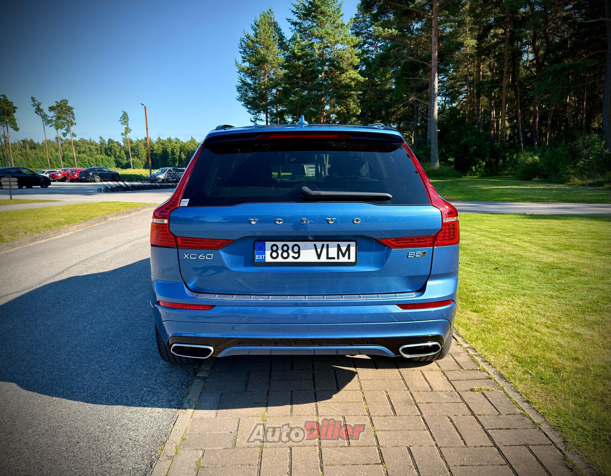 Volvo XC60 R-DESIGN 2.0 173kW 2020, kuva 4/10