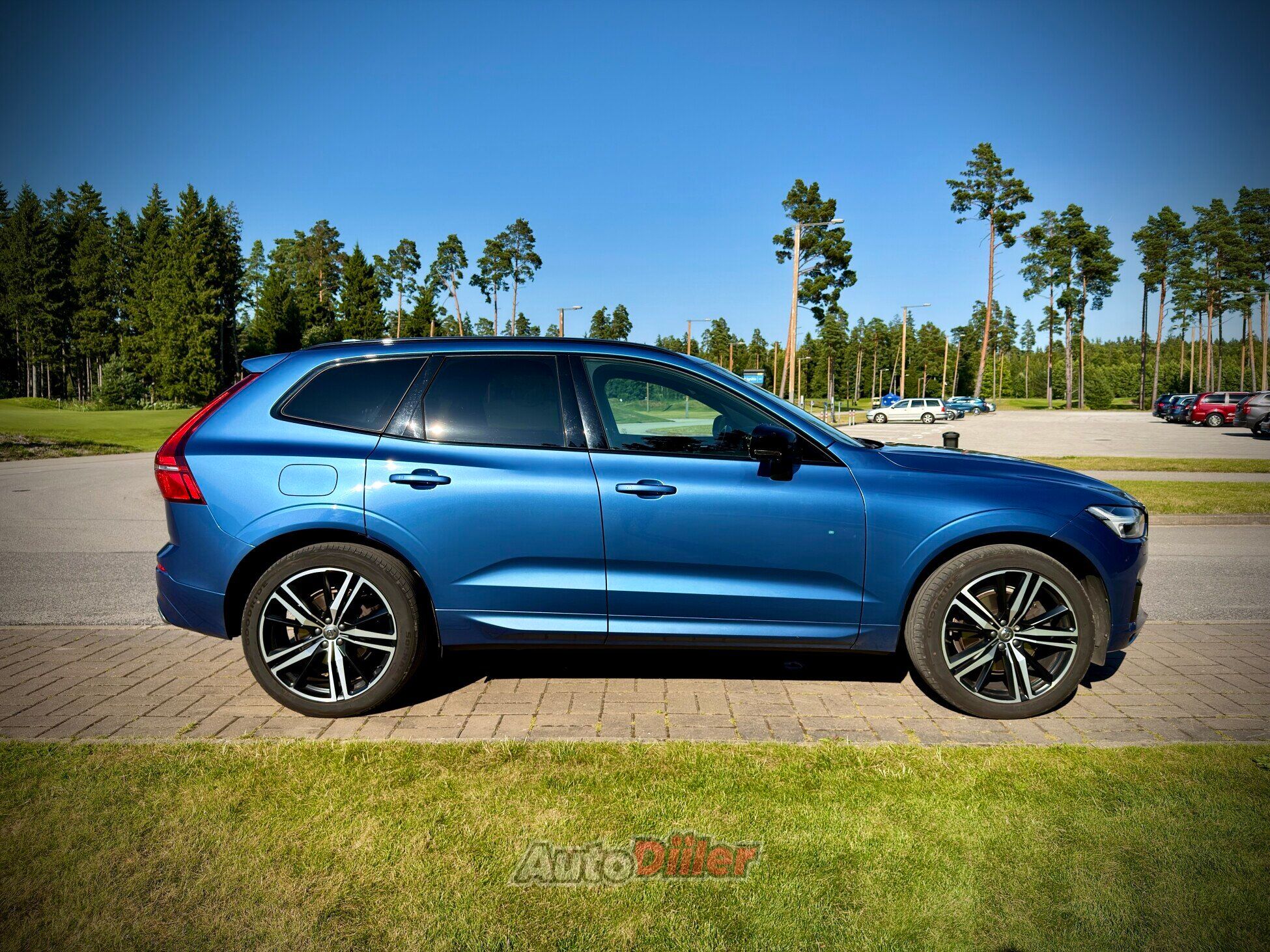 Volvo XC60 R-DESIGN 2.0 173kW 2020, kuva 6/10