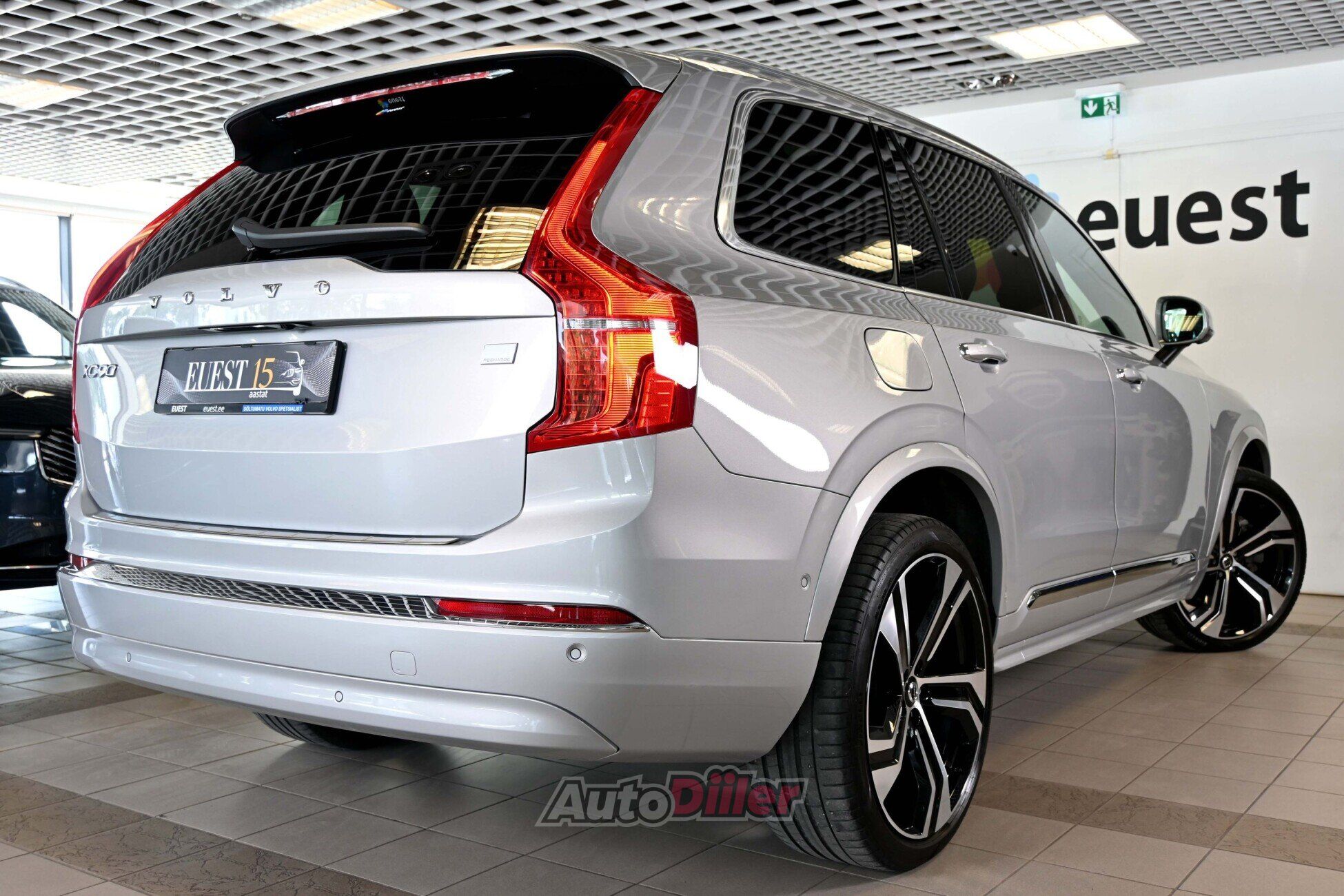 Volvo XC90 2023, photo 2/10