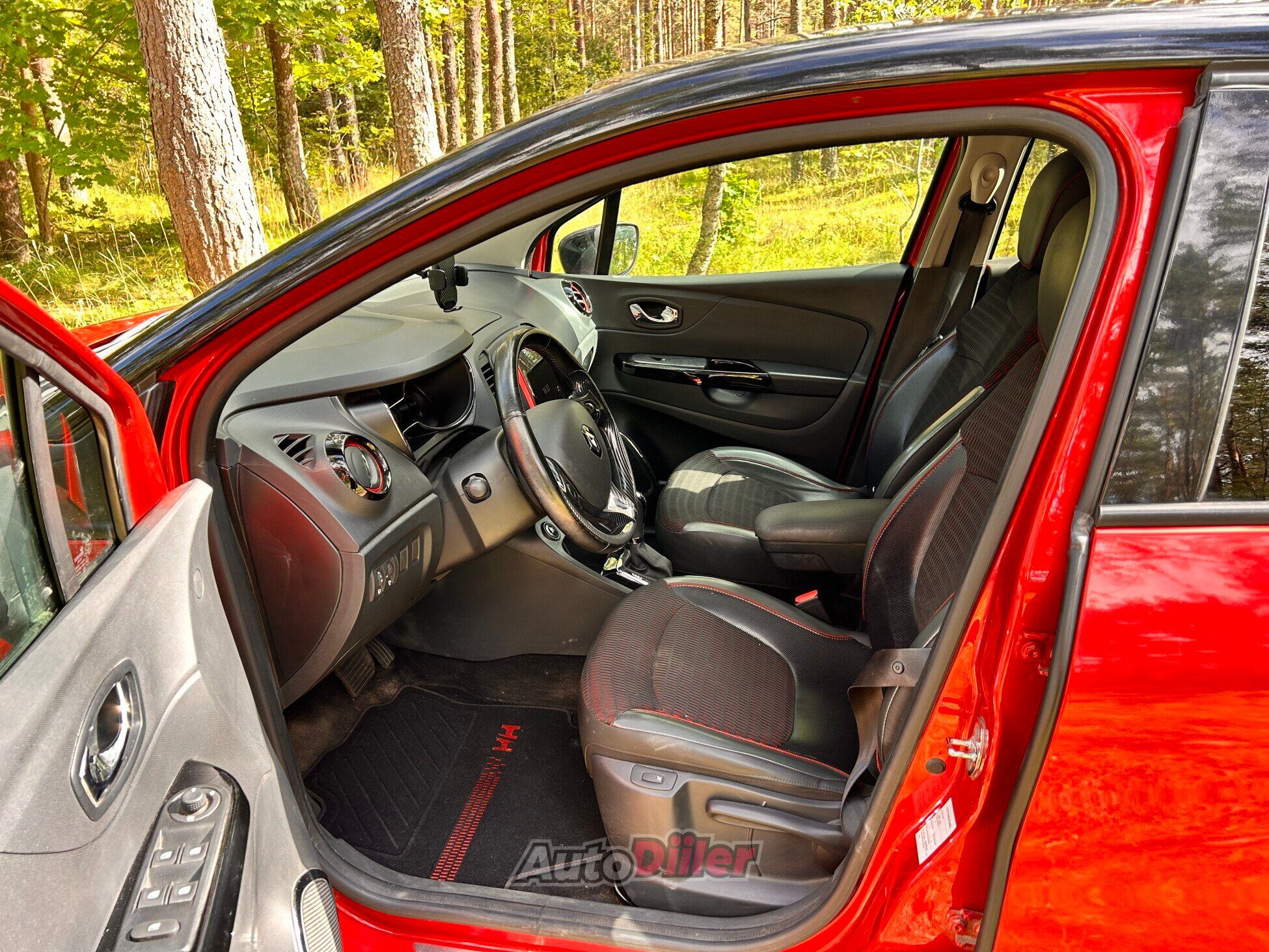 Renault Captur 2015, photo 7/10