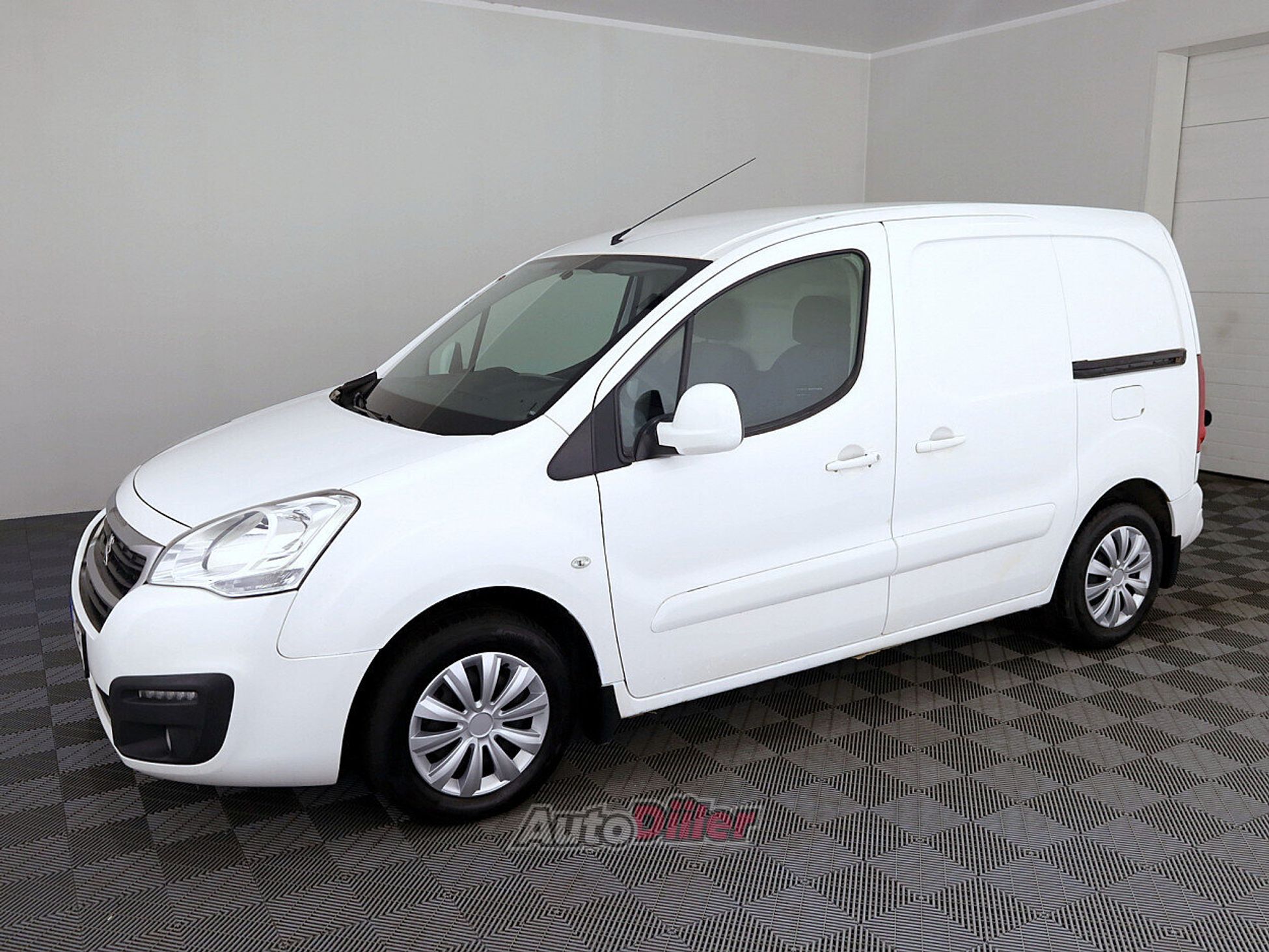 Peugeot Partner 1.6 55kW 2018, kuva 2/8