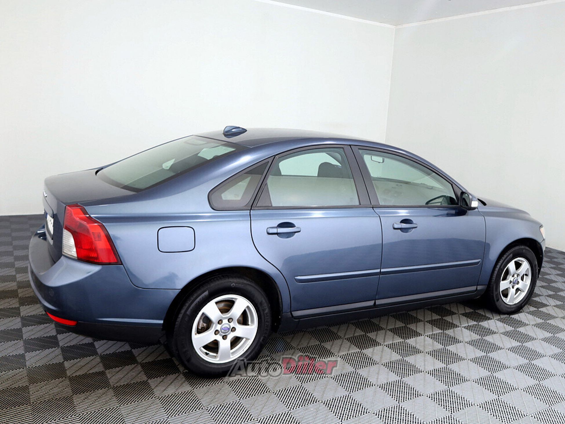 Volvo S40 1.6 80kW 2008, photo 3/7