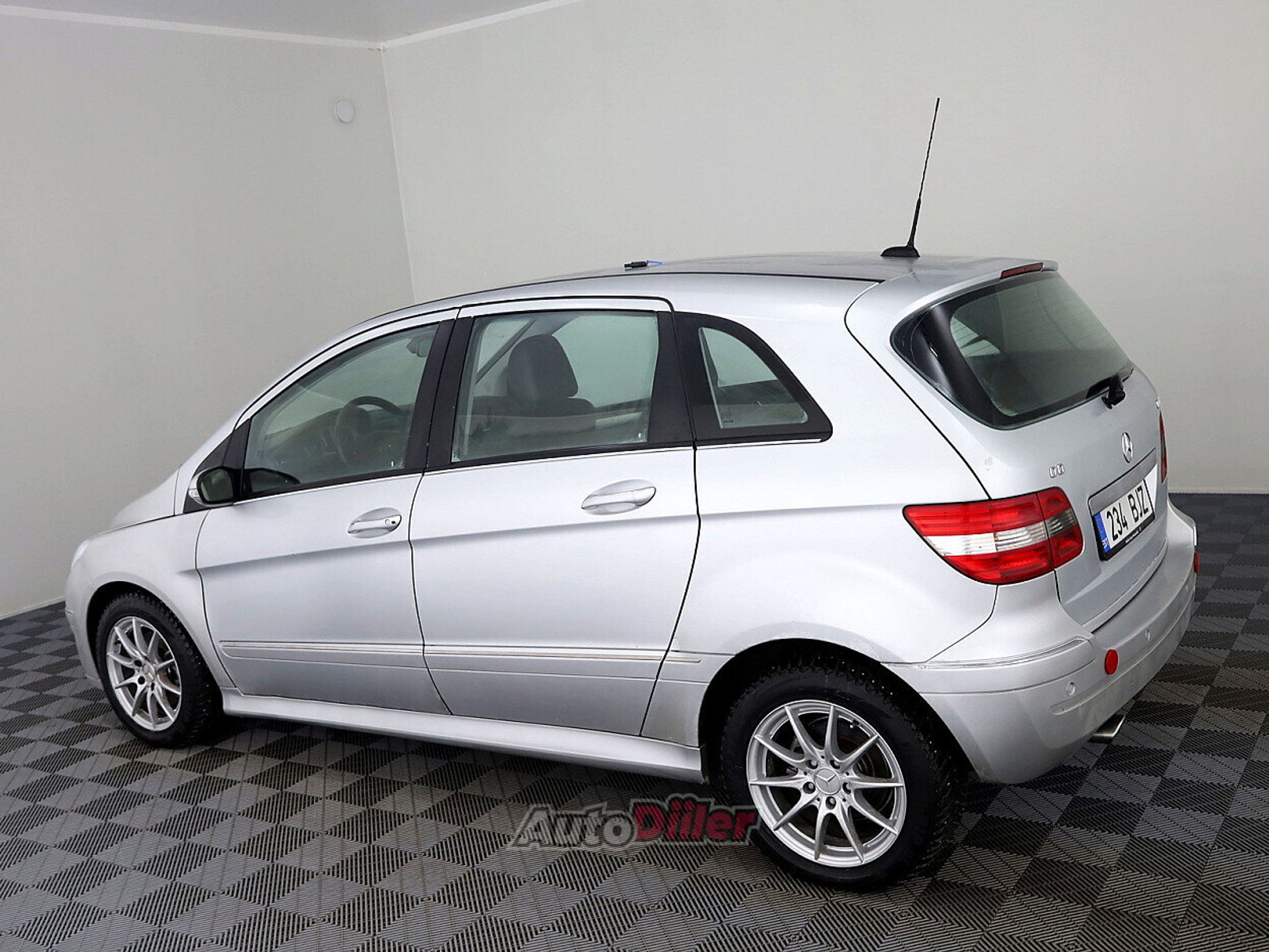 Mercedes-Benz B 180 2.0 80kW 2005, photo 4/7
