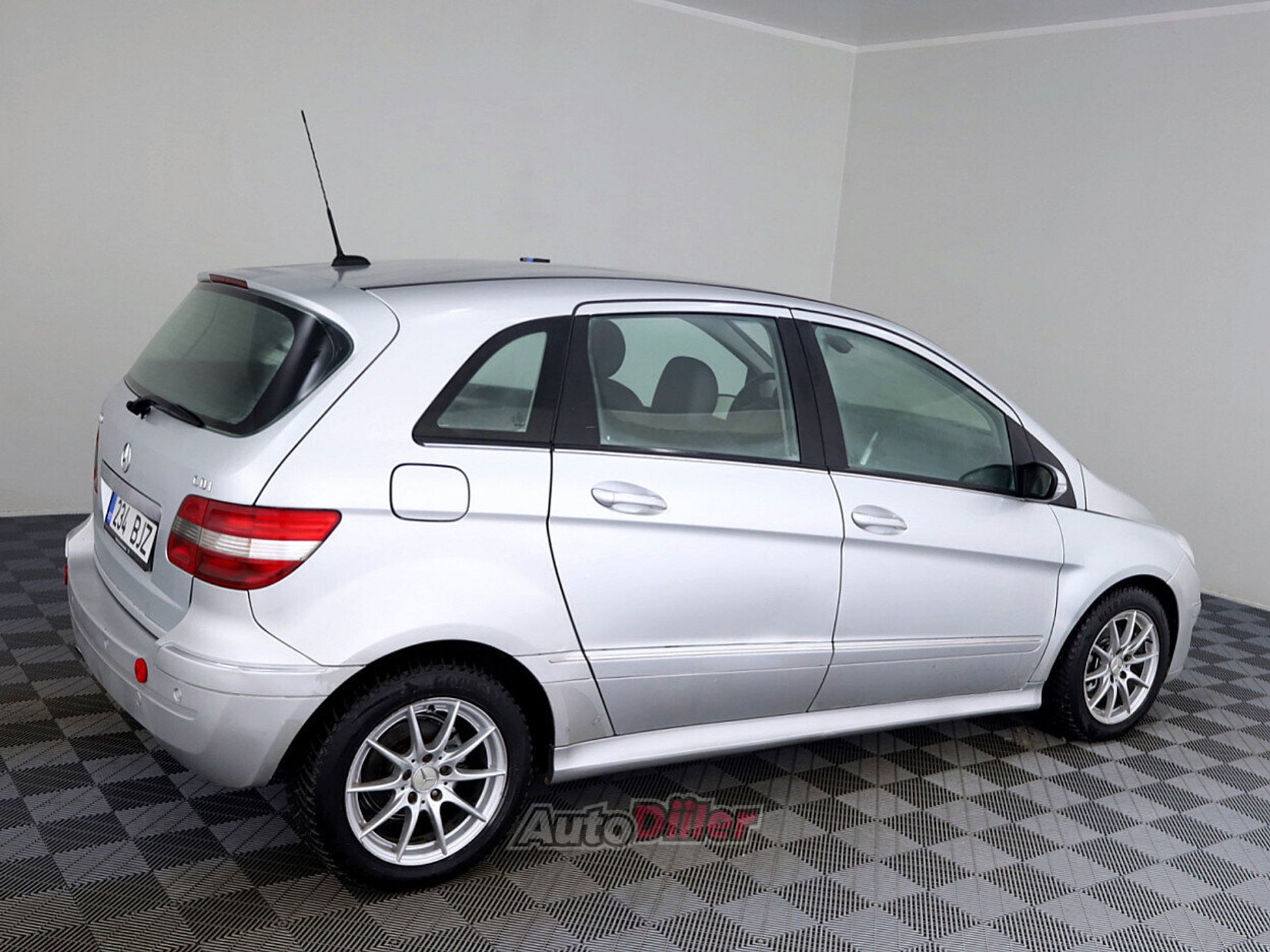 Mercedes-Benz B 180 2.0 80kW 2005, photo 3/7